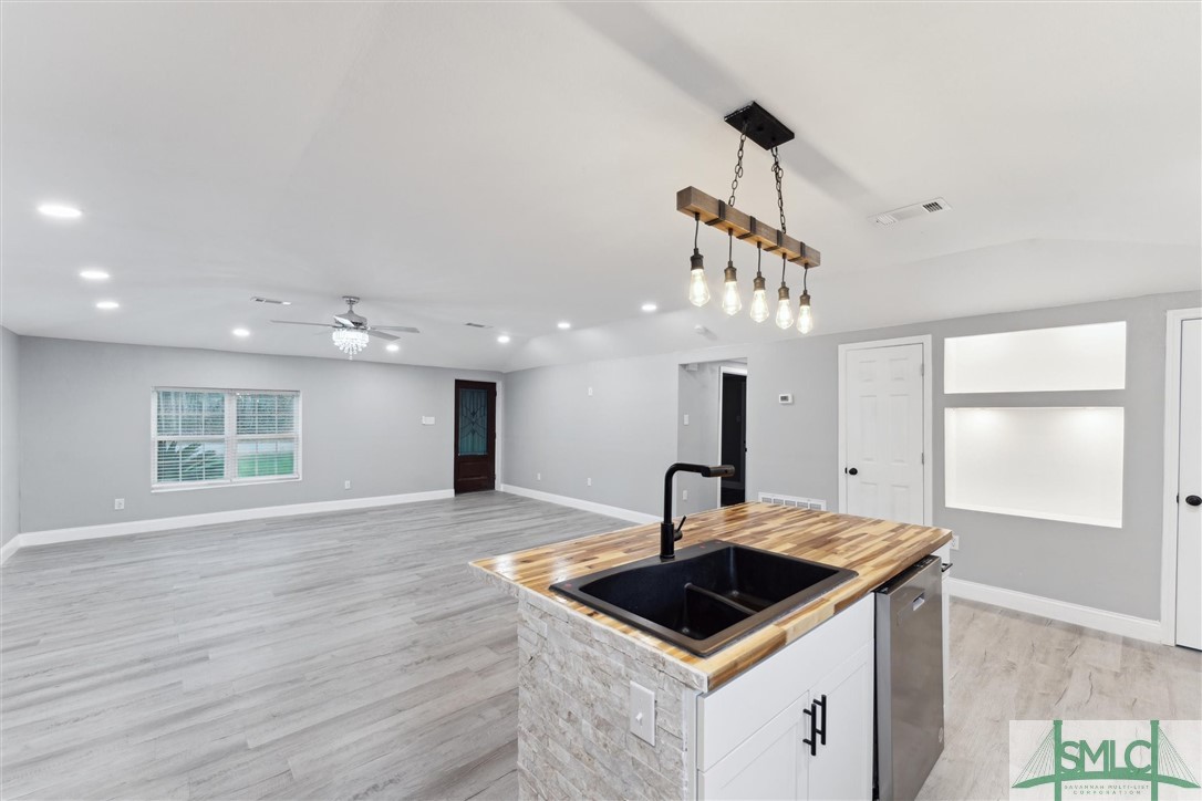 8576 E B Cooper Highway