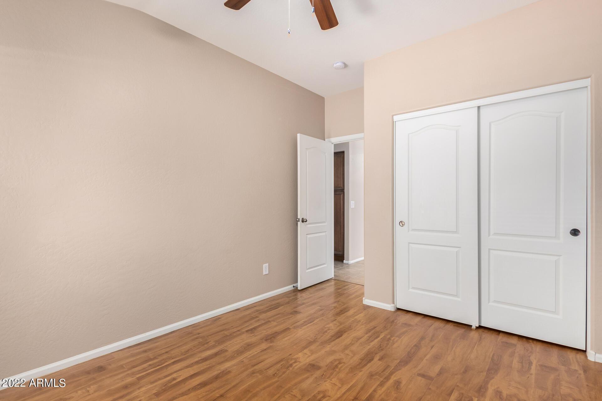 17556 W Bloomfield Road