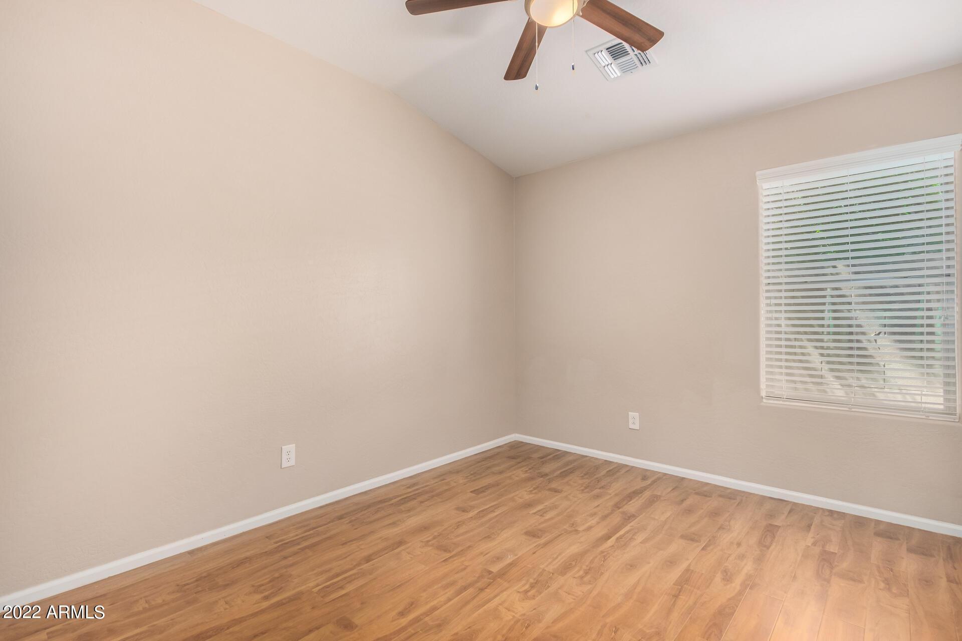 17556 W Bloomfield Road