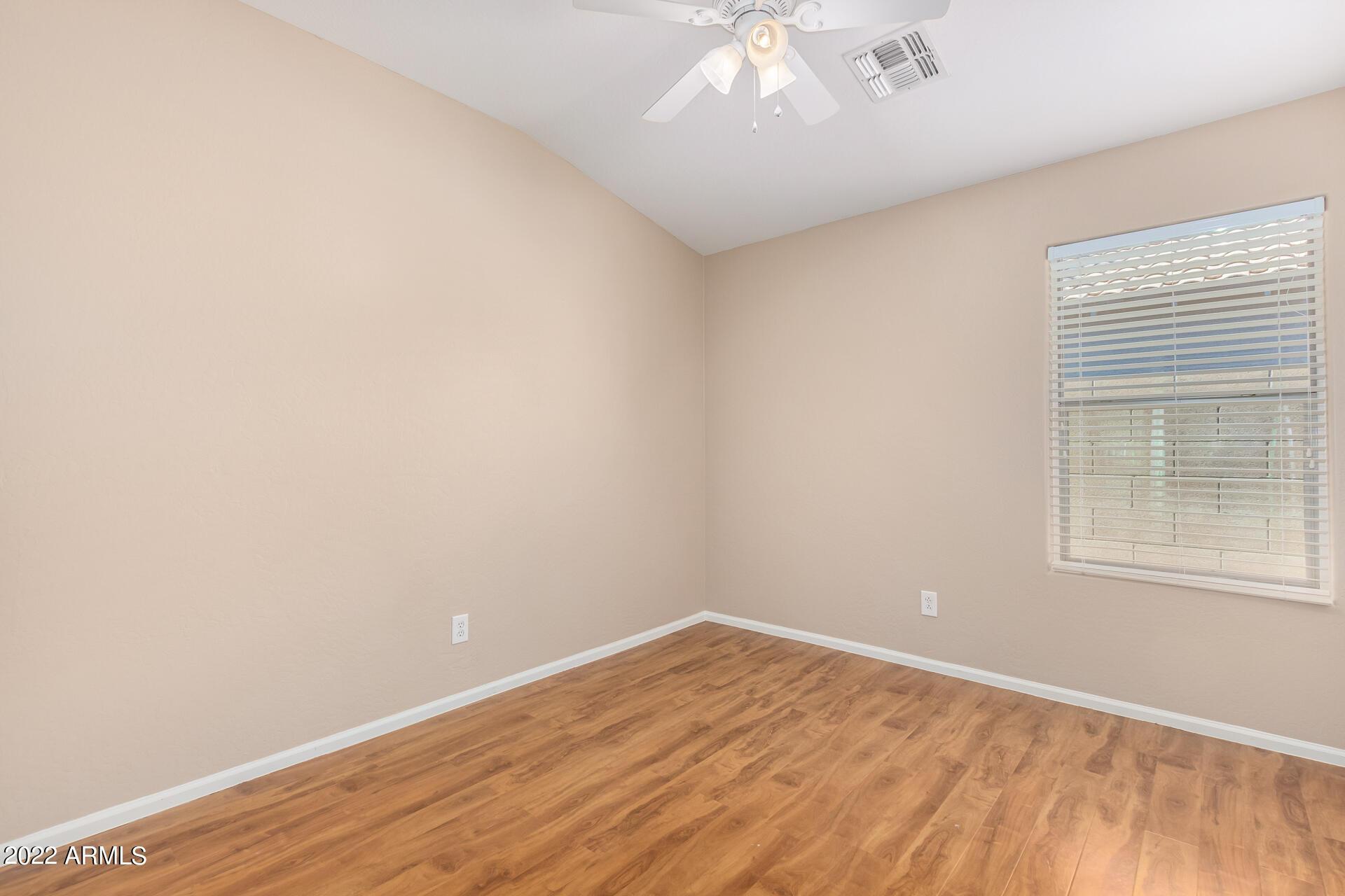 17556 W Bloomfield Road