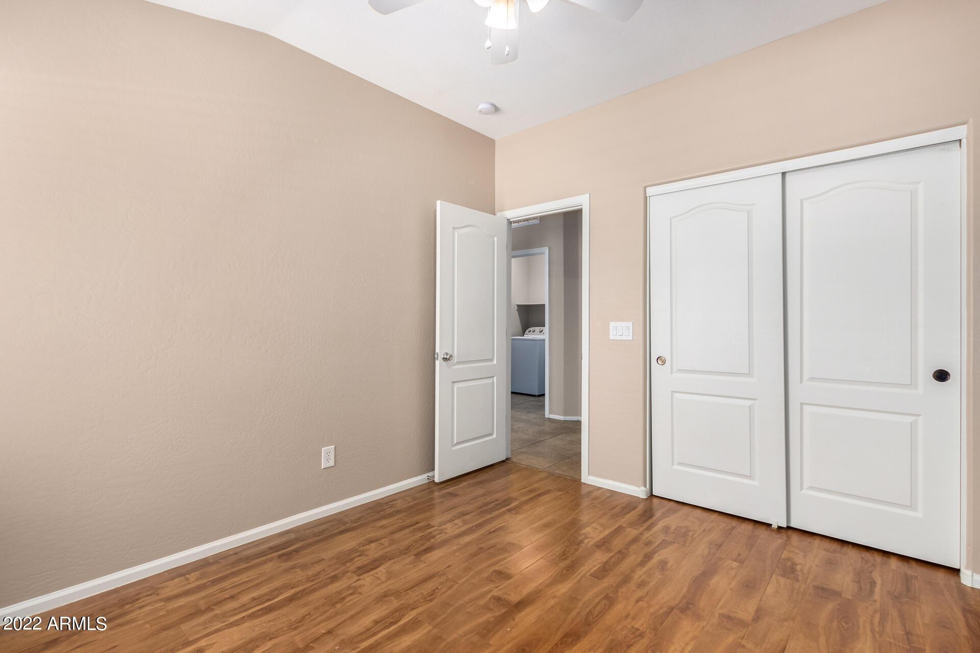 17556 W Bloomfield Road