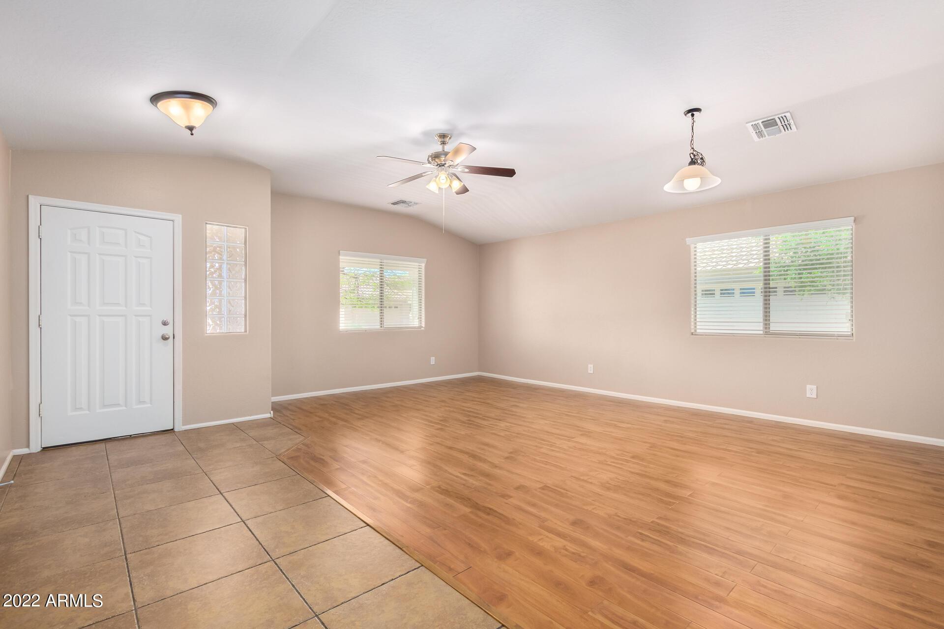 17556 W Bloomfield Road