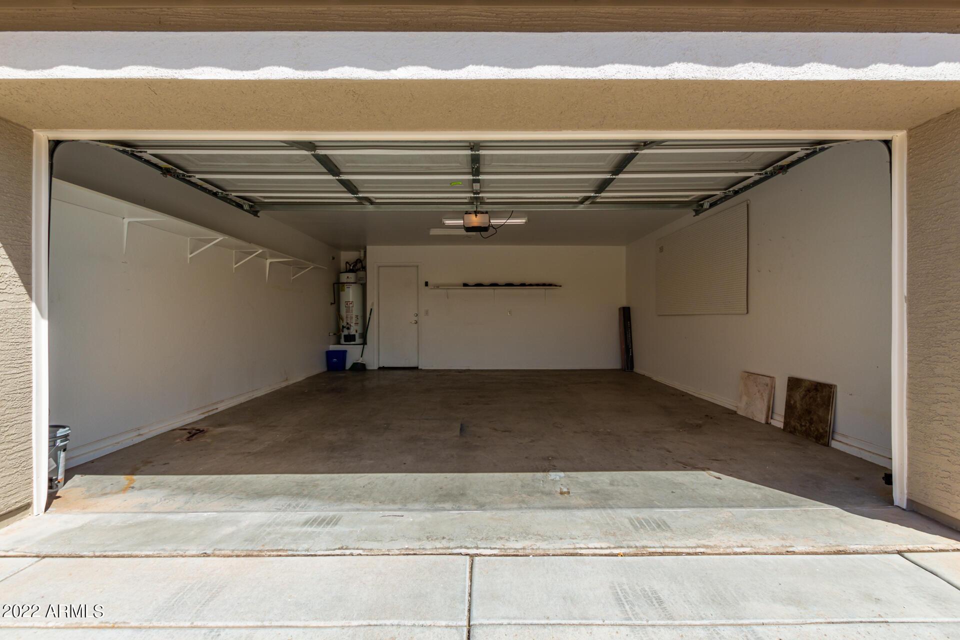 17556 W Bloomfield Road