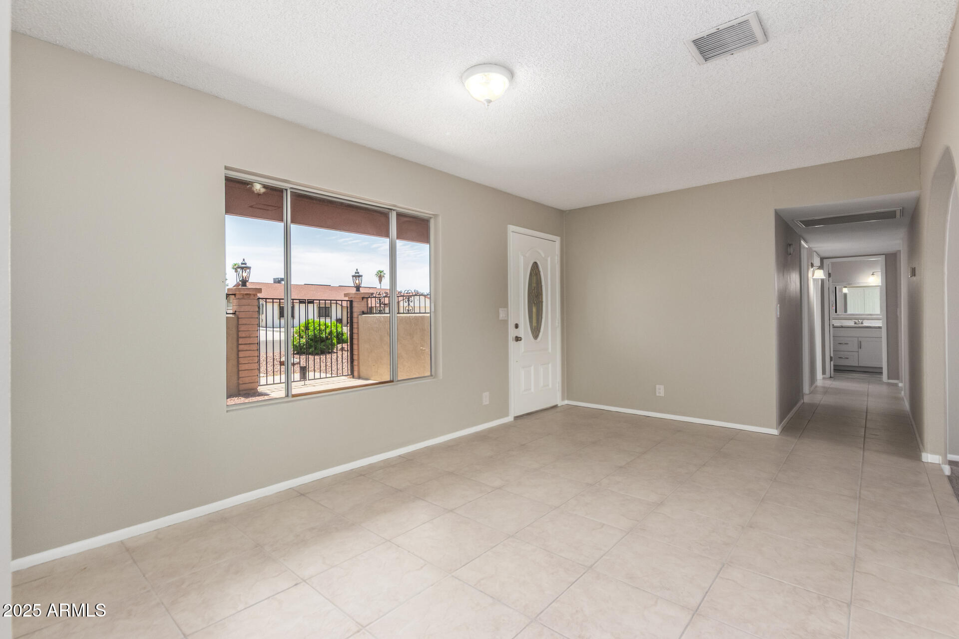 734 E VIA MARIA Street