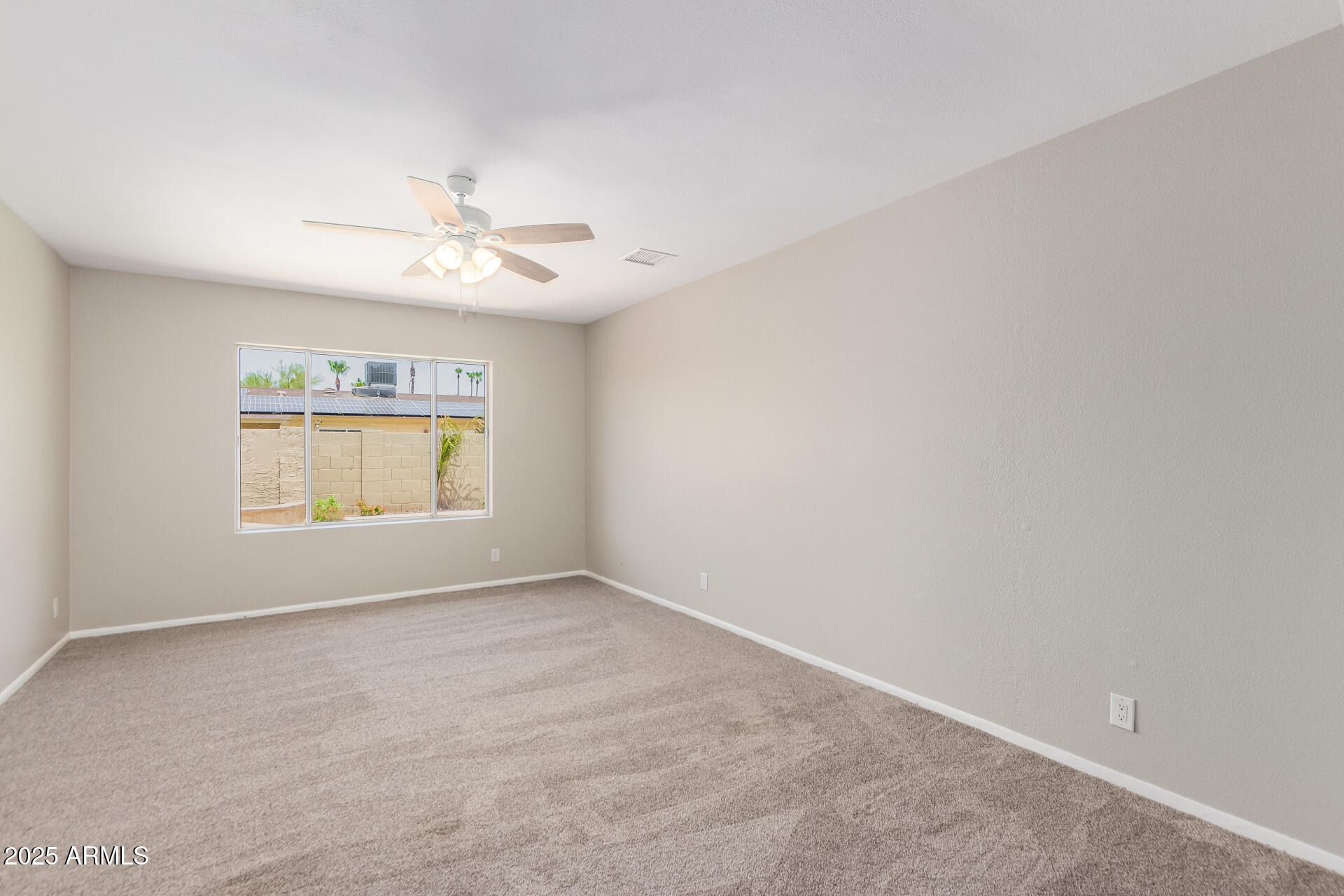 734 E VIA MARIA Street