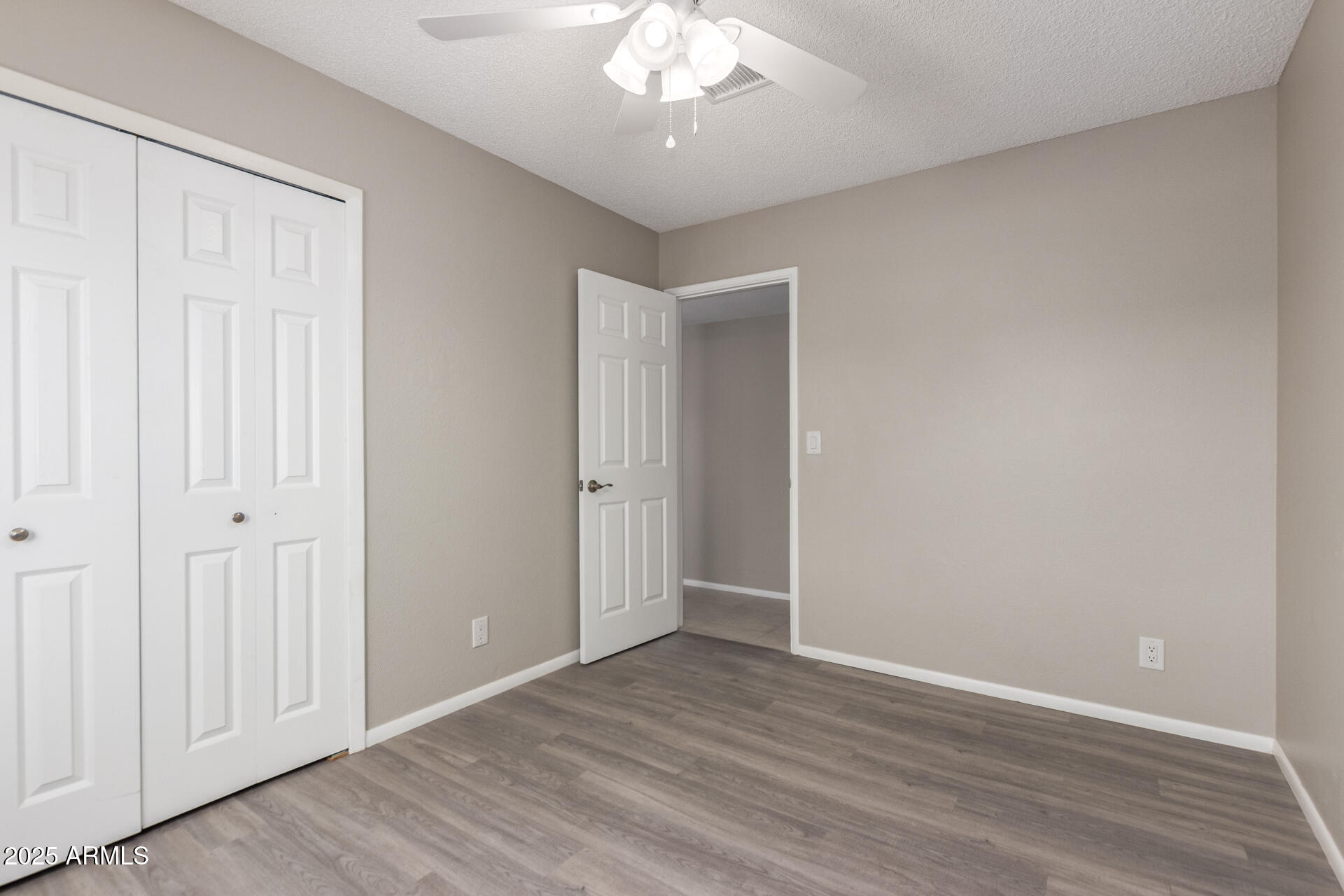 734 E VIA MARIA Street