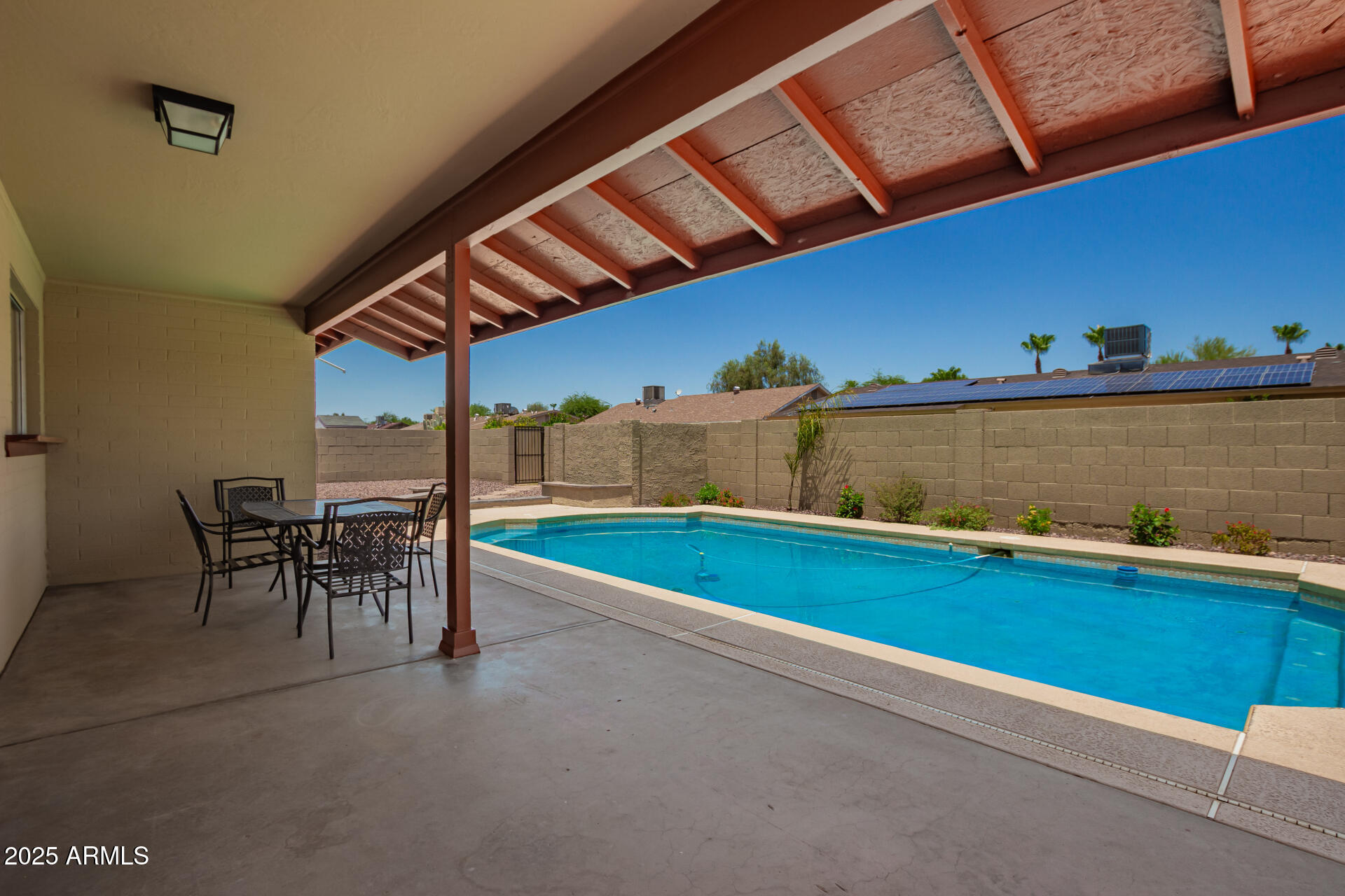 734 E VIA MARIA Street