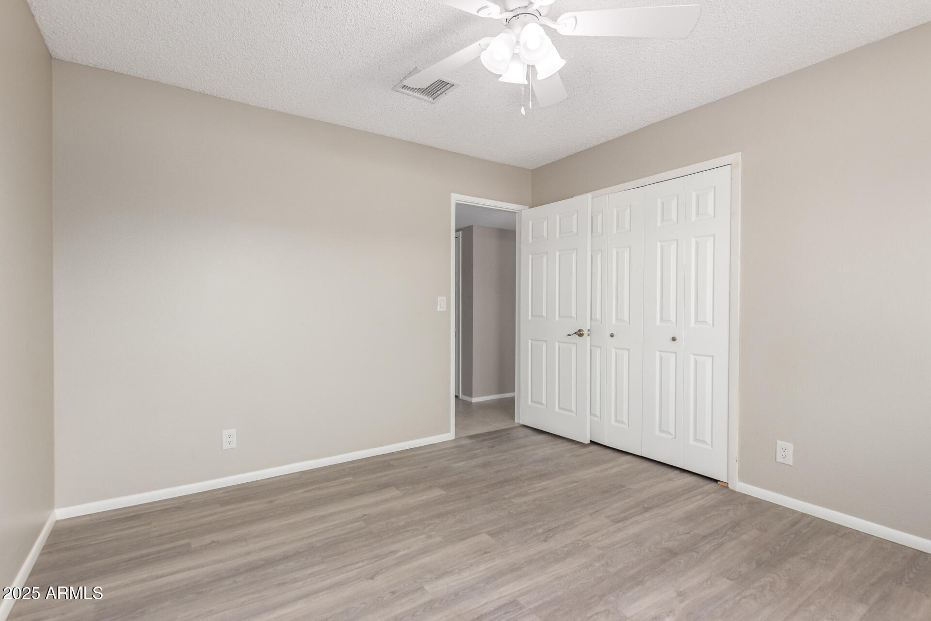 734 E VIA MARIA Street