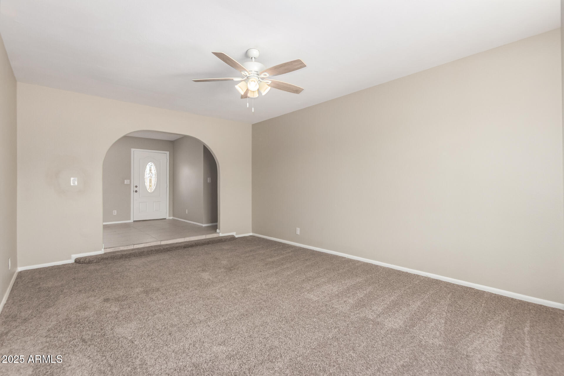 734 E VIA MARIA Street