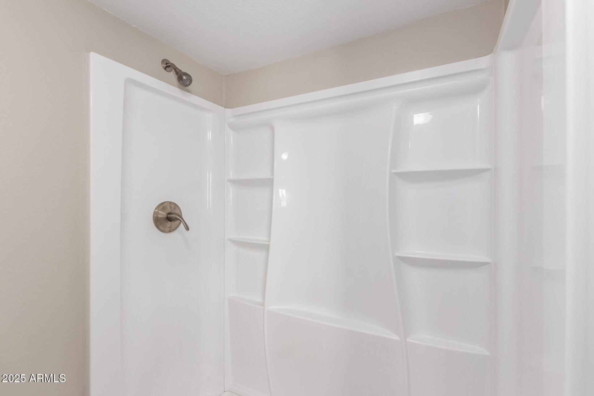 734 E VIA MARIA Street