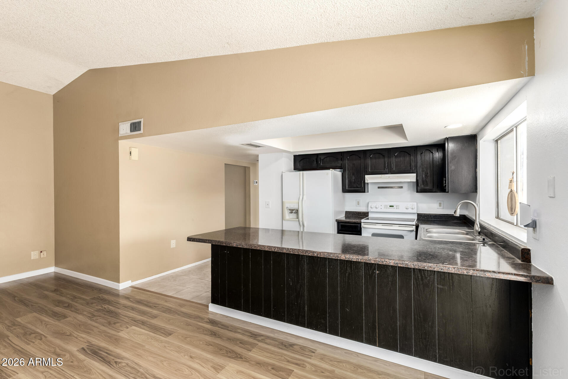 1209 W MARLBORO Drive