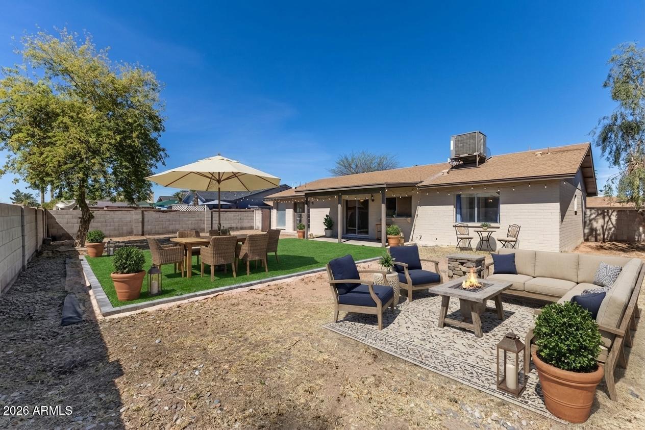 1209 W MARLBORO Drive