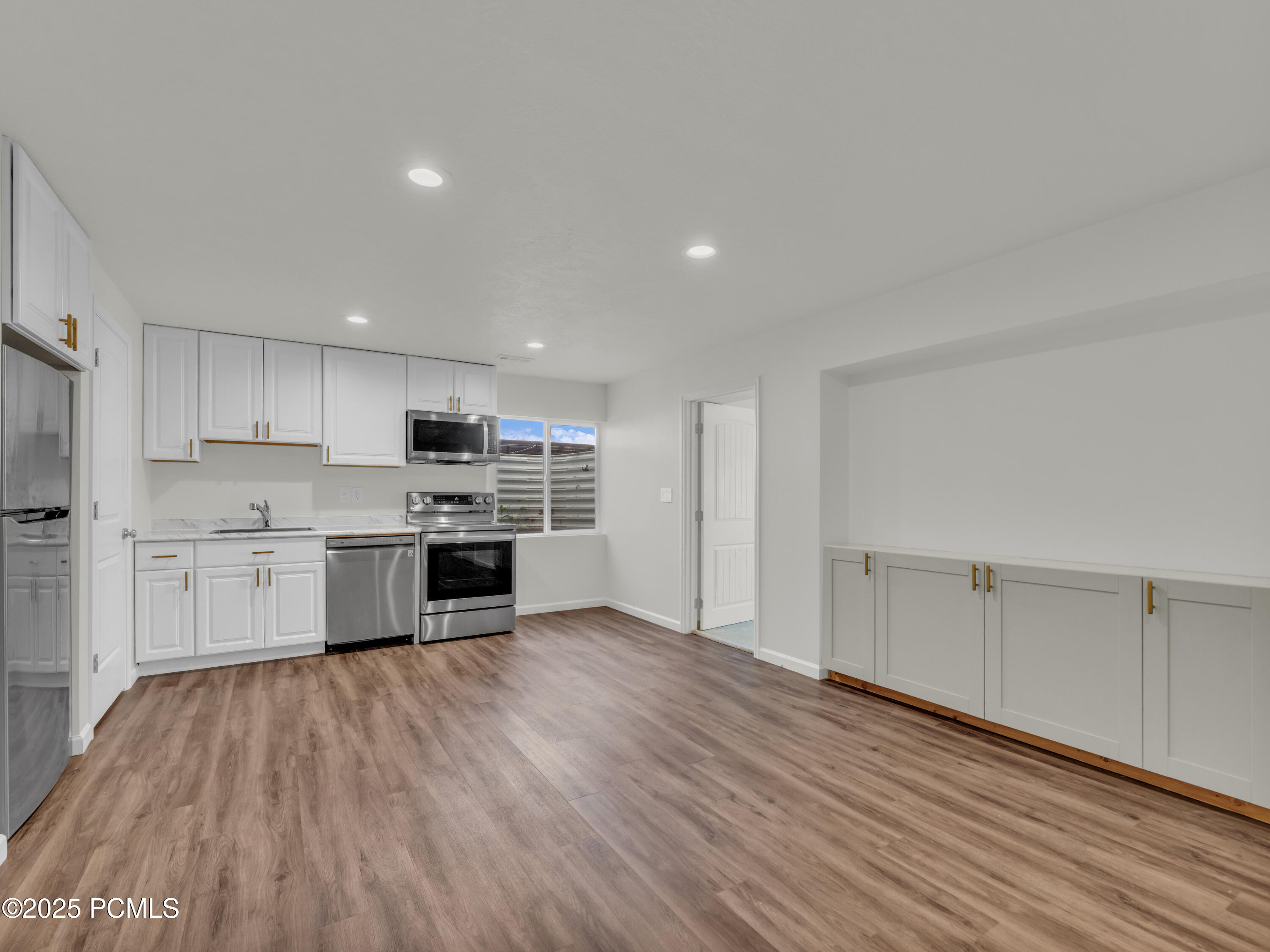 13249 S Shearing Cove