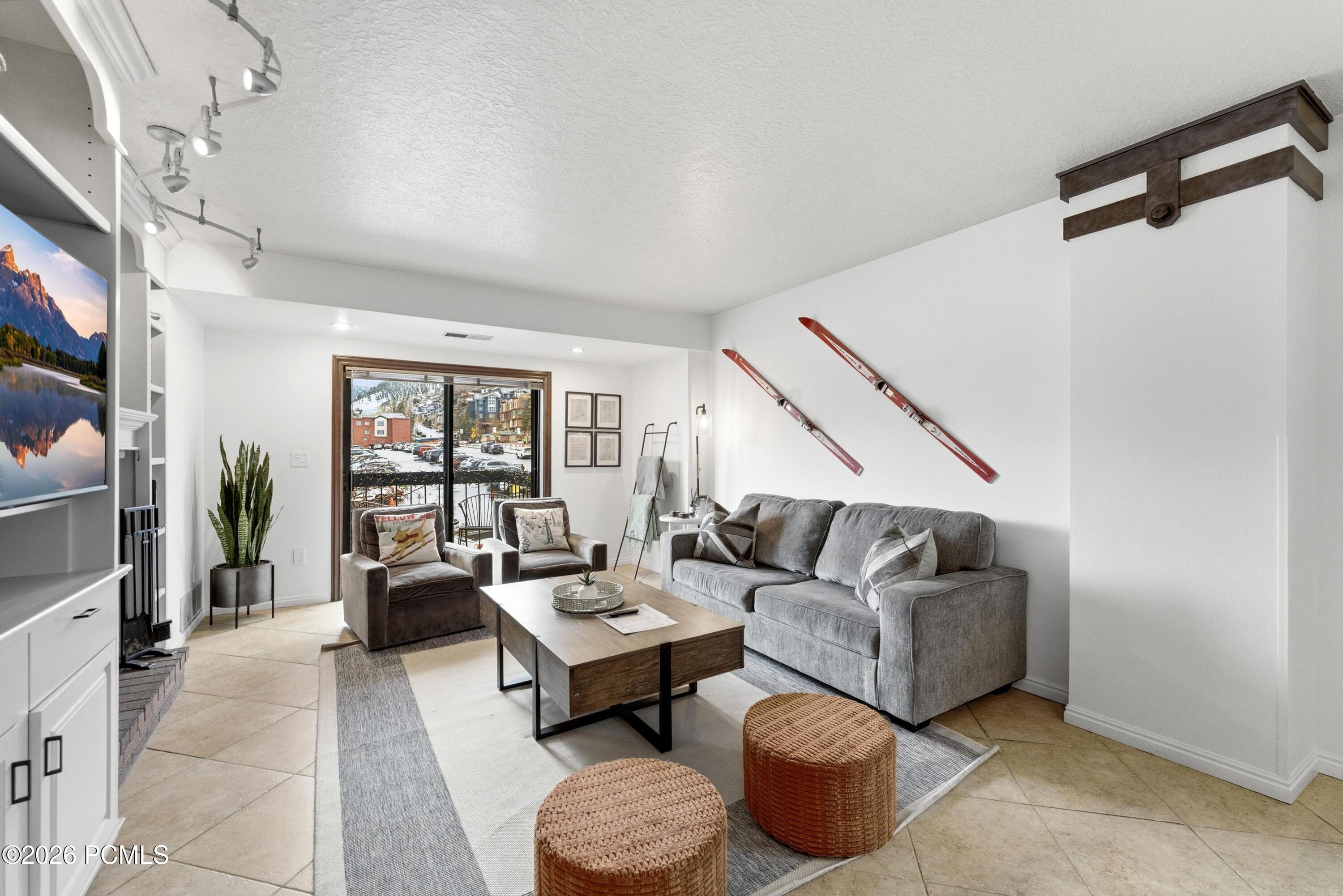 50 N Shadow Ridge Road 4300