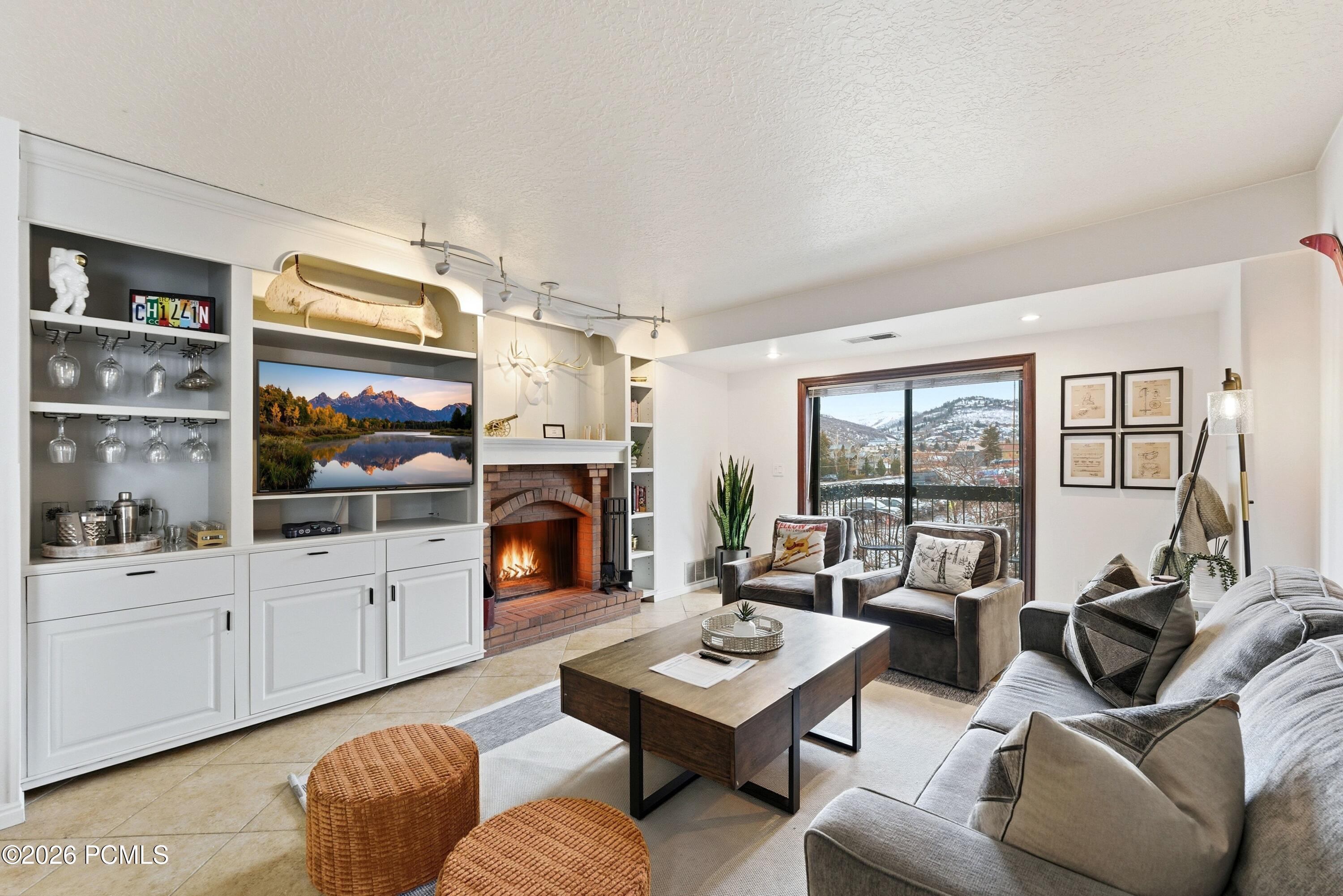 50 N Shadow Ridge Road 4300