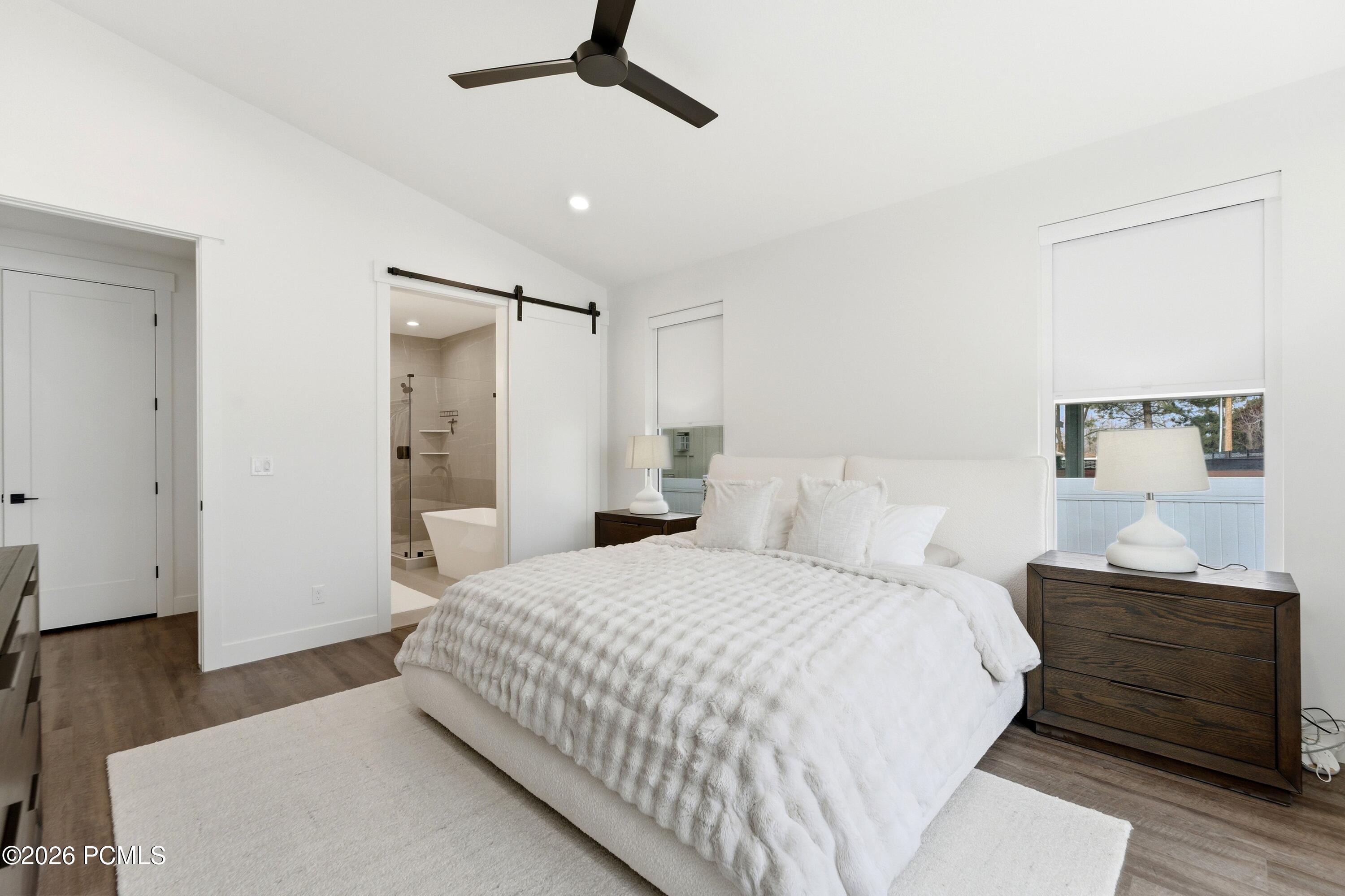 8569 S Round Stone Cove