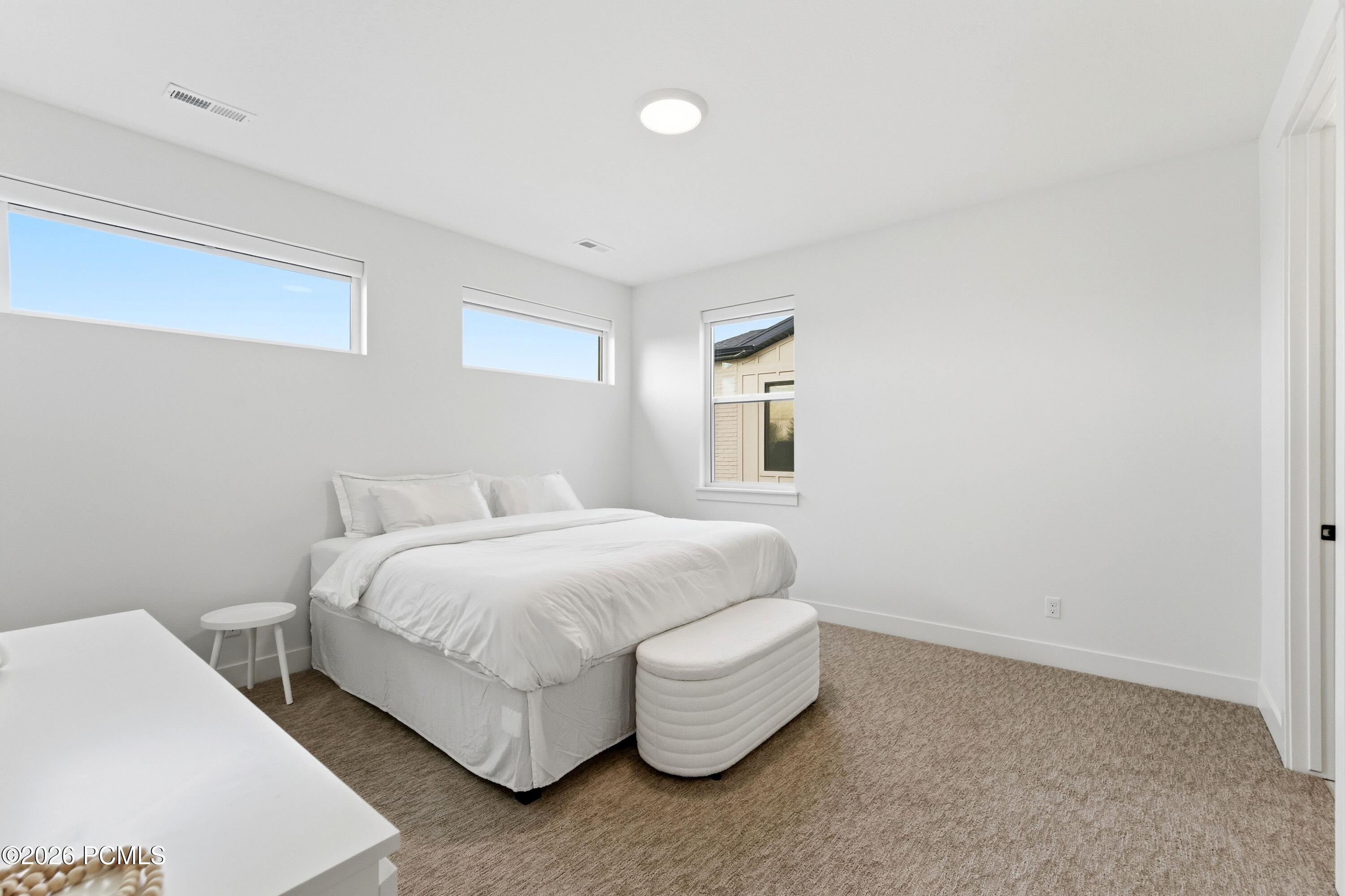 8569 S Round Stone Cove