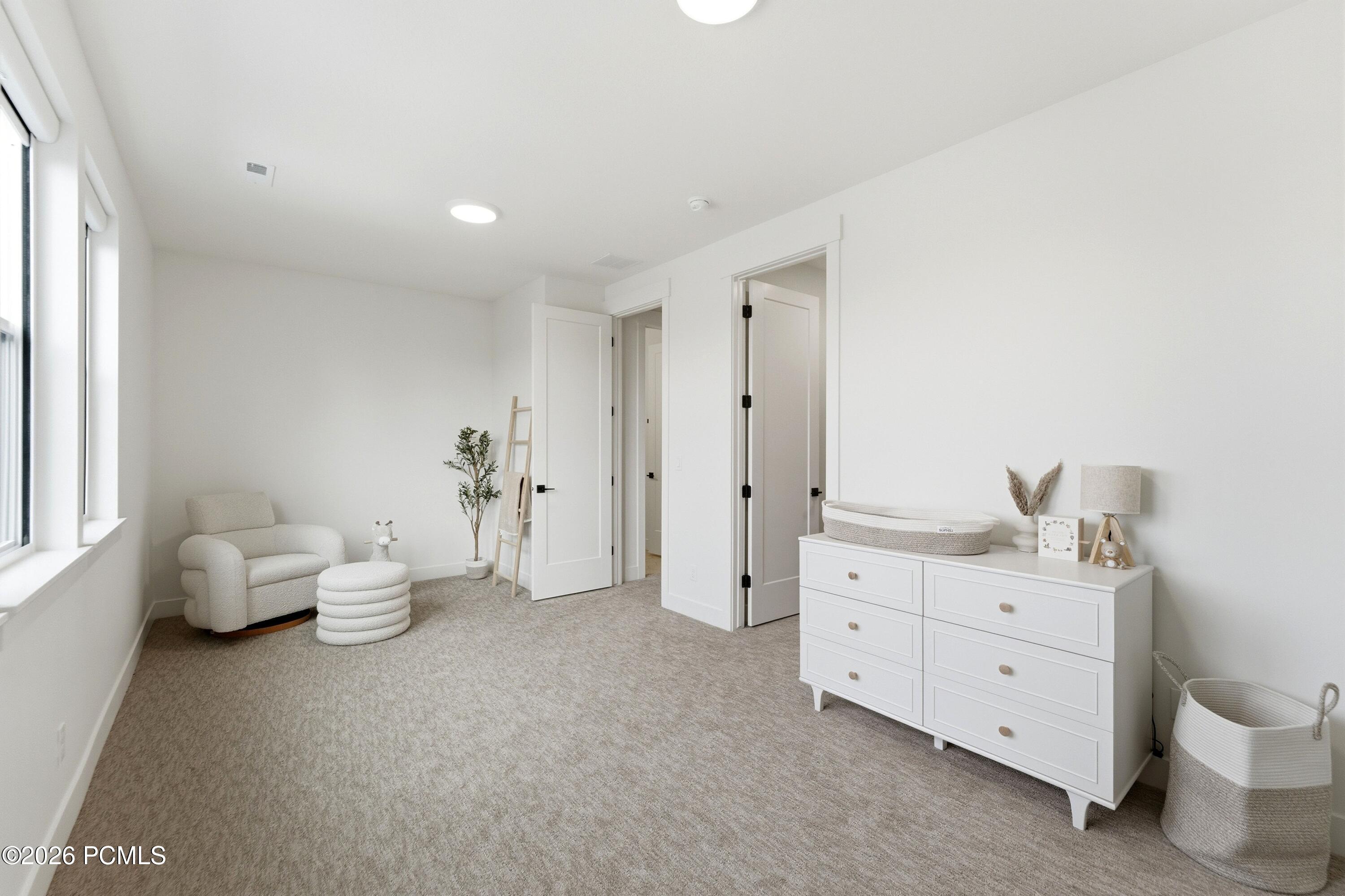 8569 S Round Stone Cove