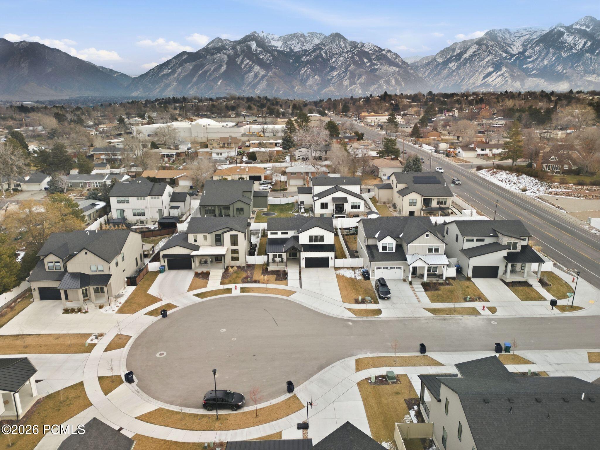 8569 S Round Stone Cove