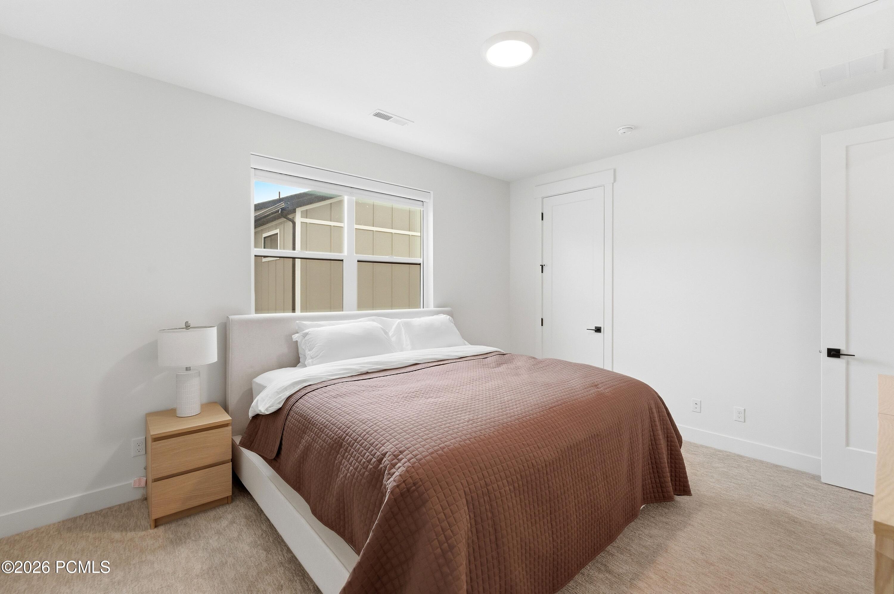 8569 S Round Stone Cove