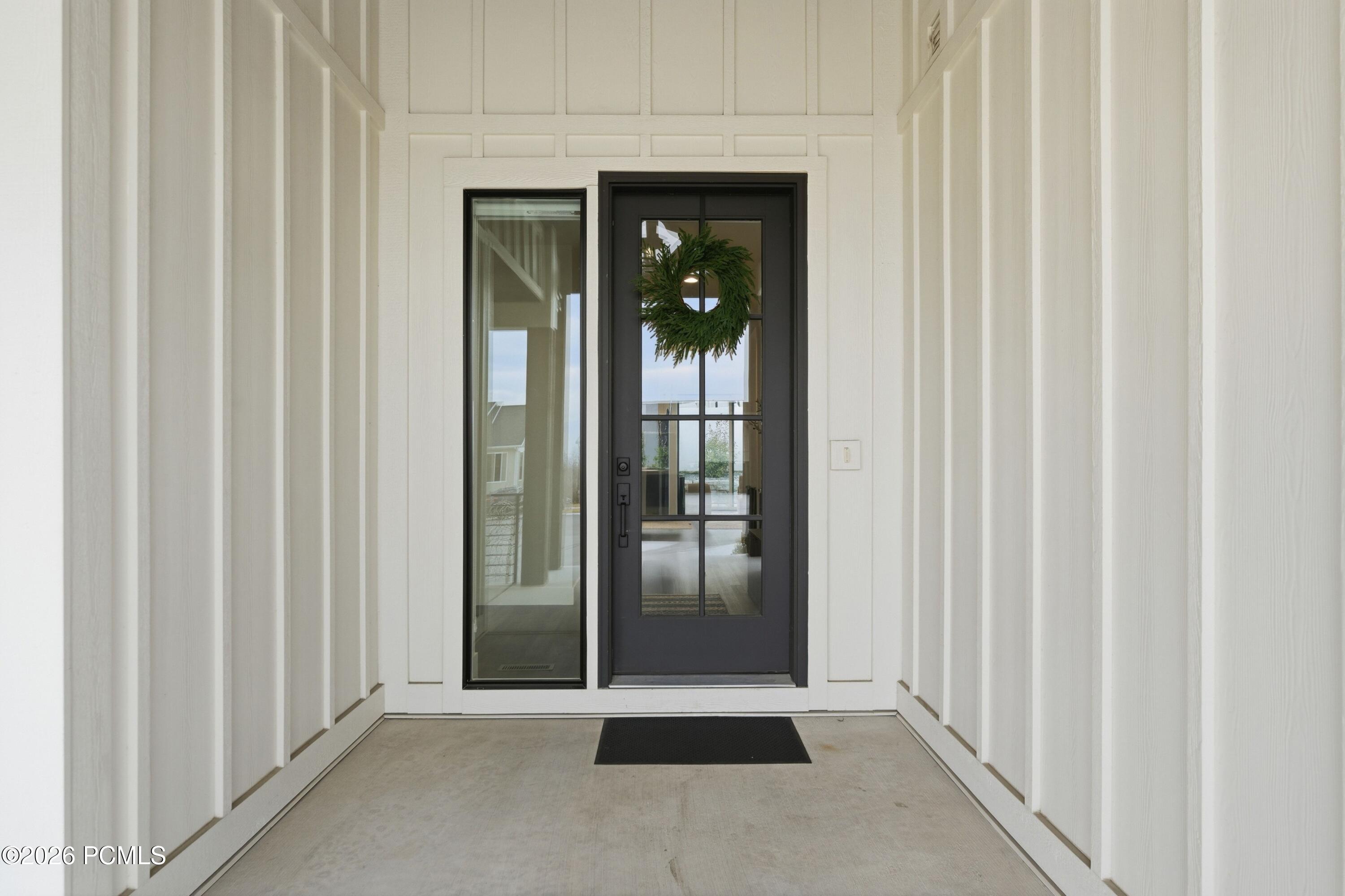 8569 S Round Stone Cove