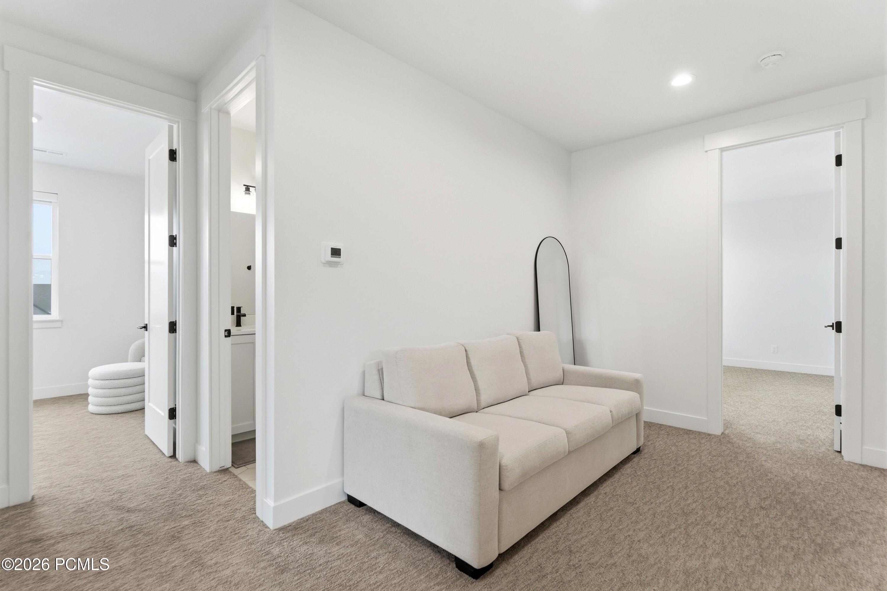 8569 S Round Stone Cove