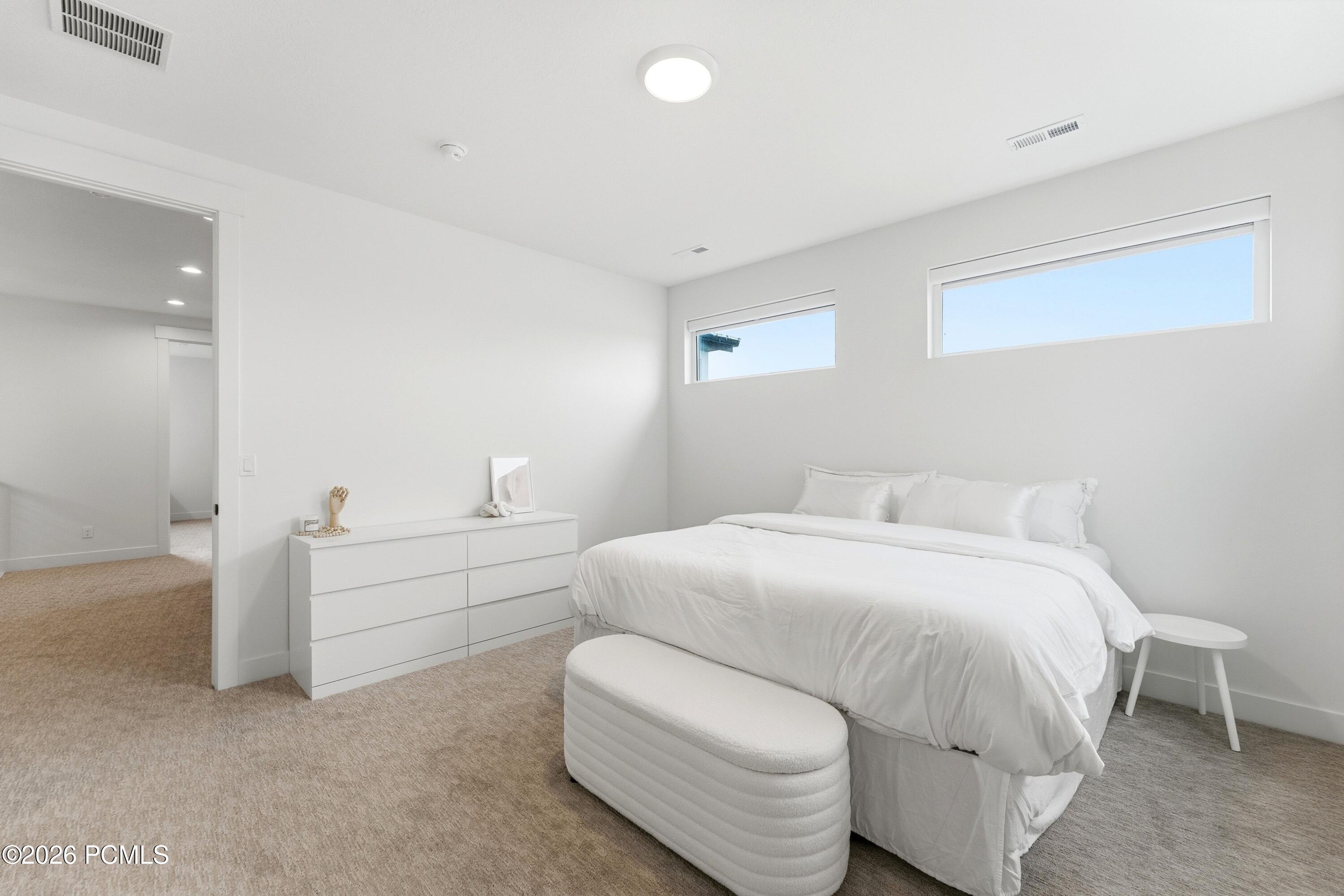 8569 S Round Stone Cove