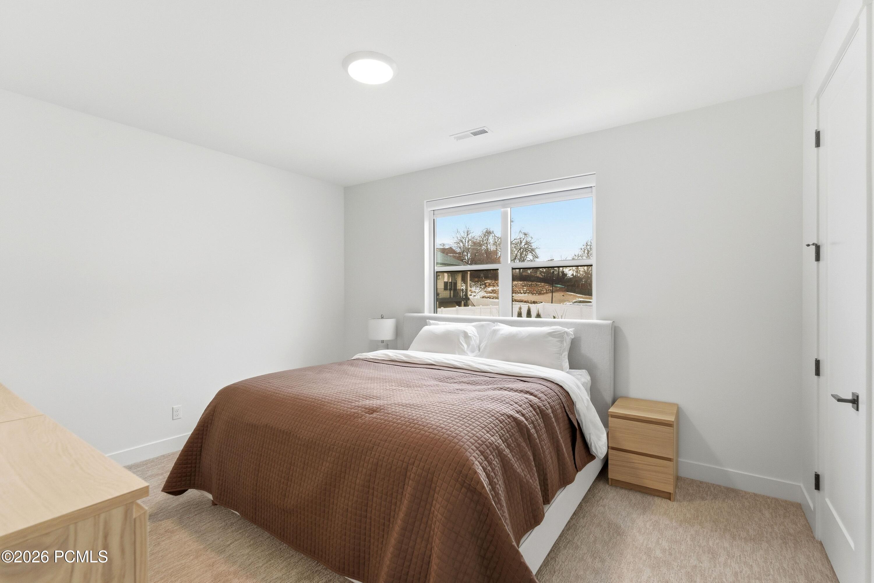 8569 S Round Stone Cove