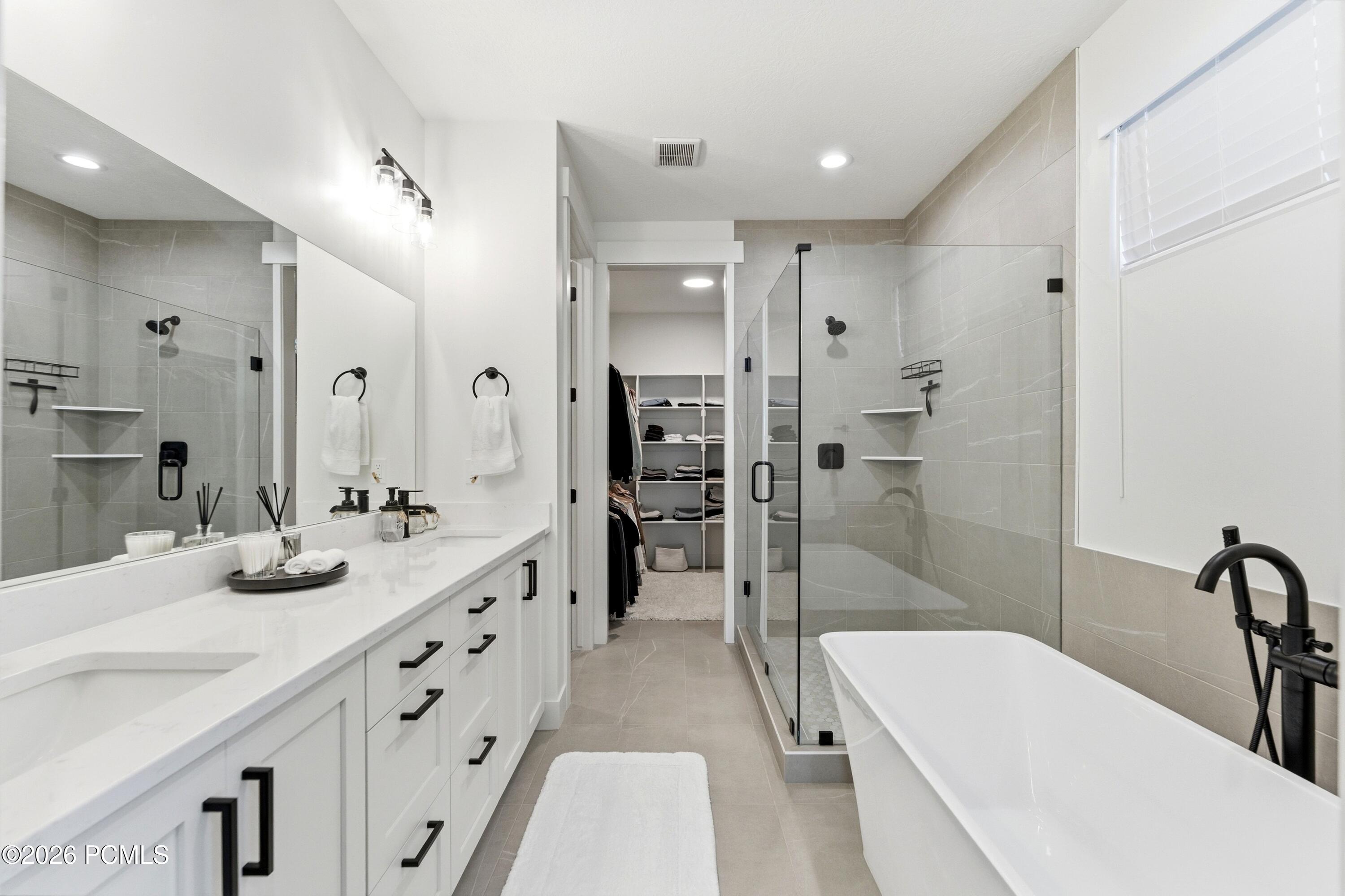 8569 S Round Stone Cove