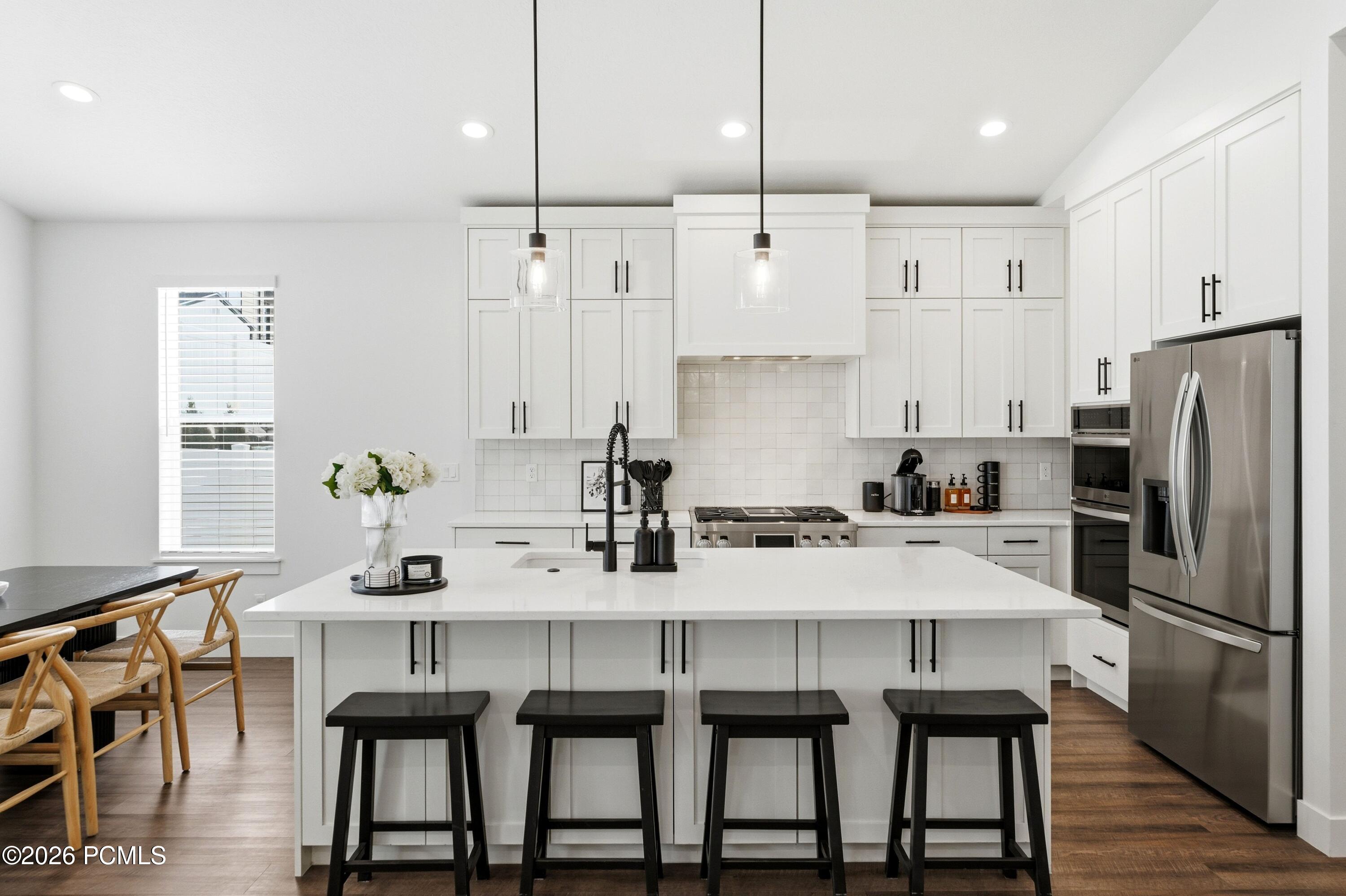 8569 S Round Stone Cove