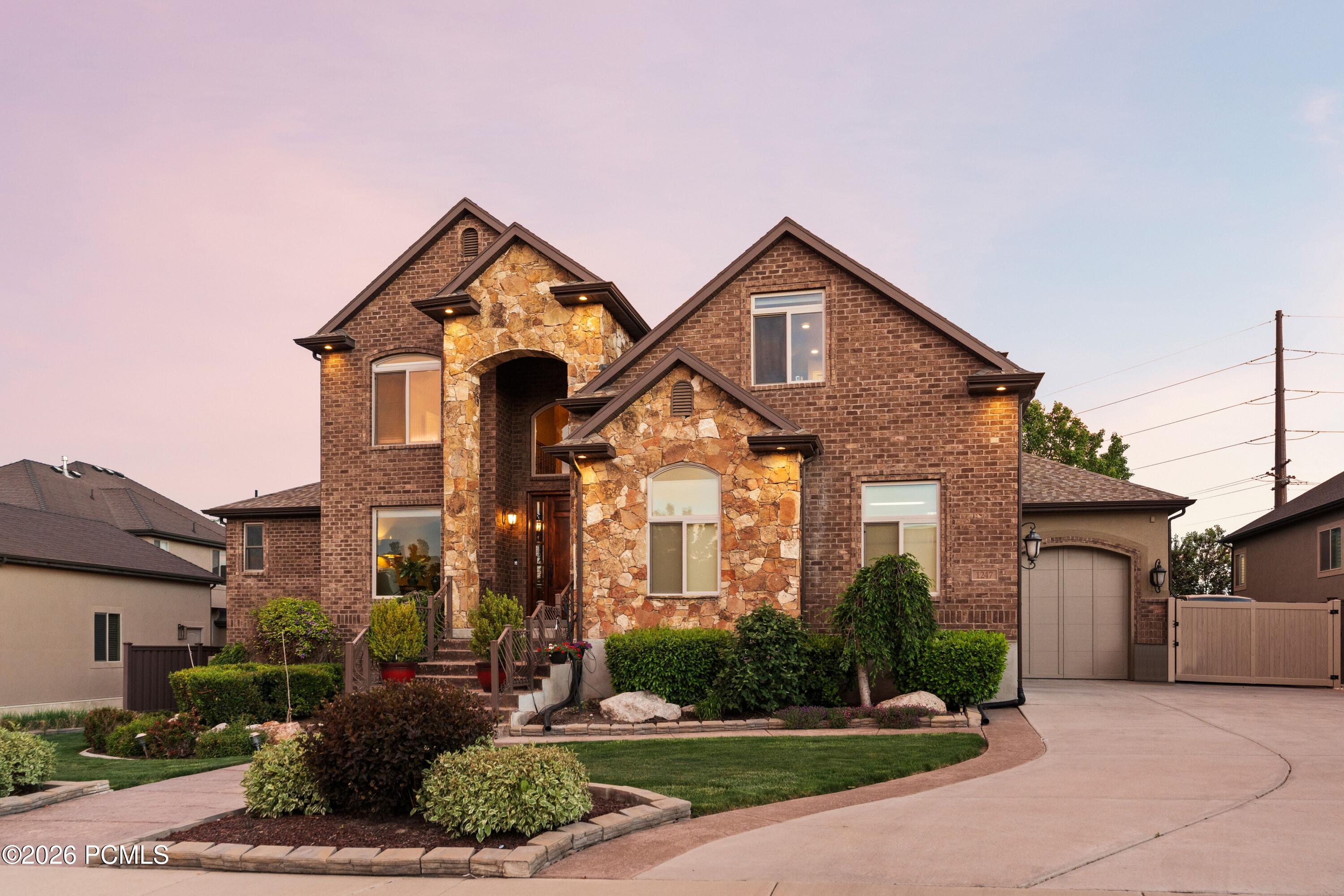 1247 W Alta Creek Circle