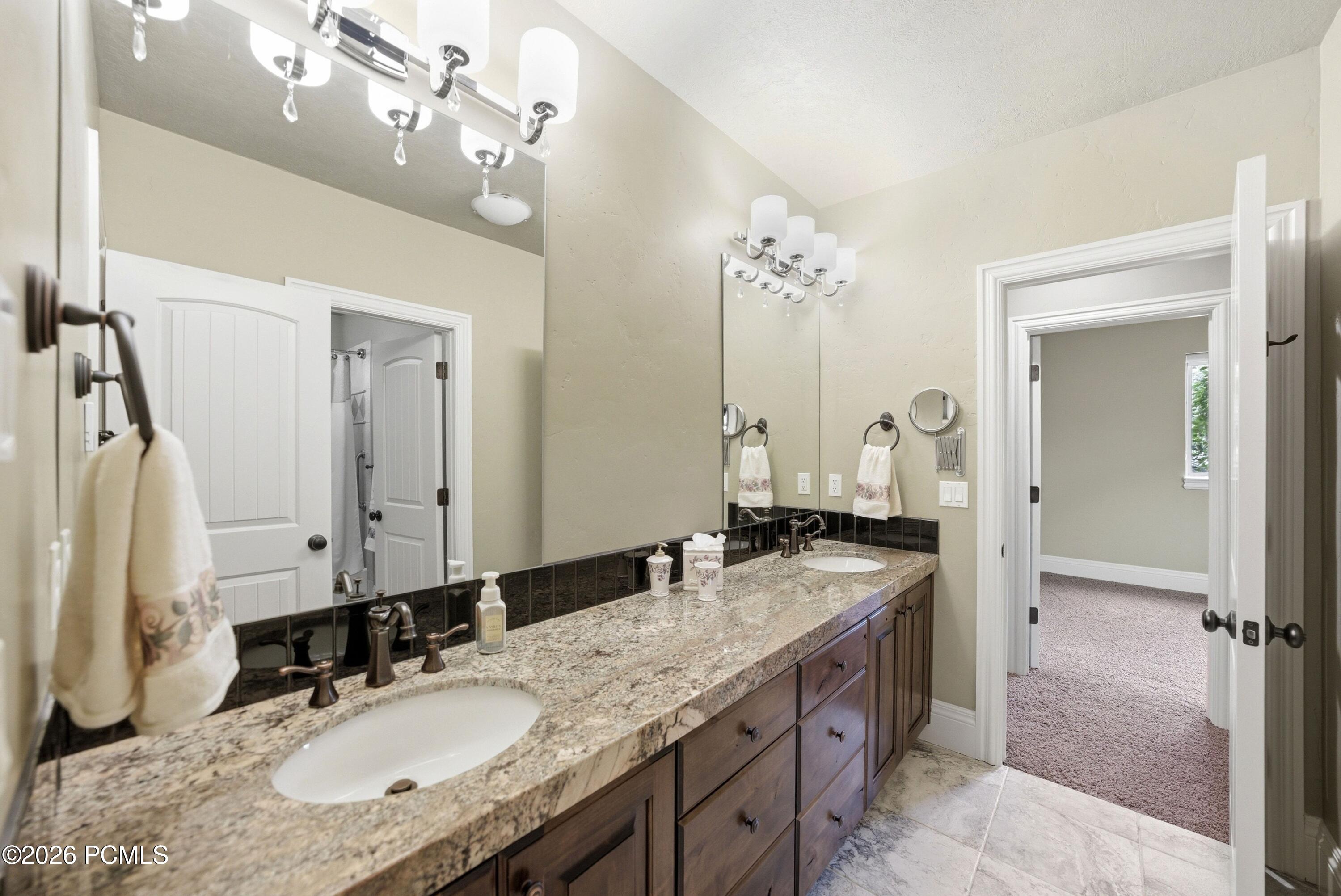 1247 W Alta Creek Circle