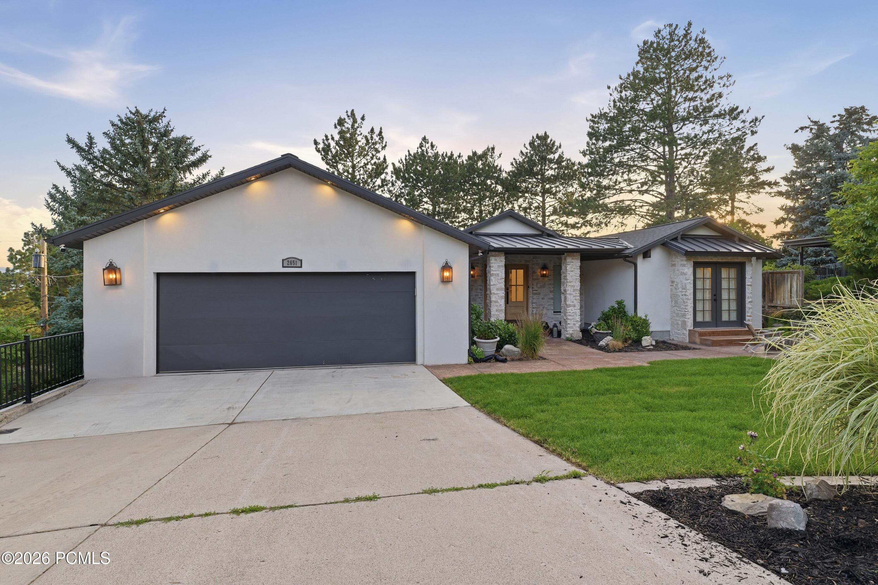 2651 E Hiawatha