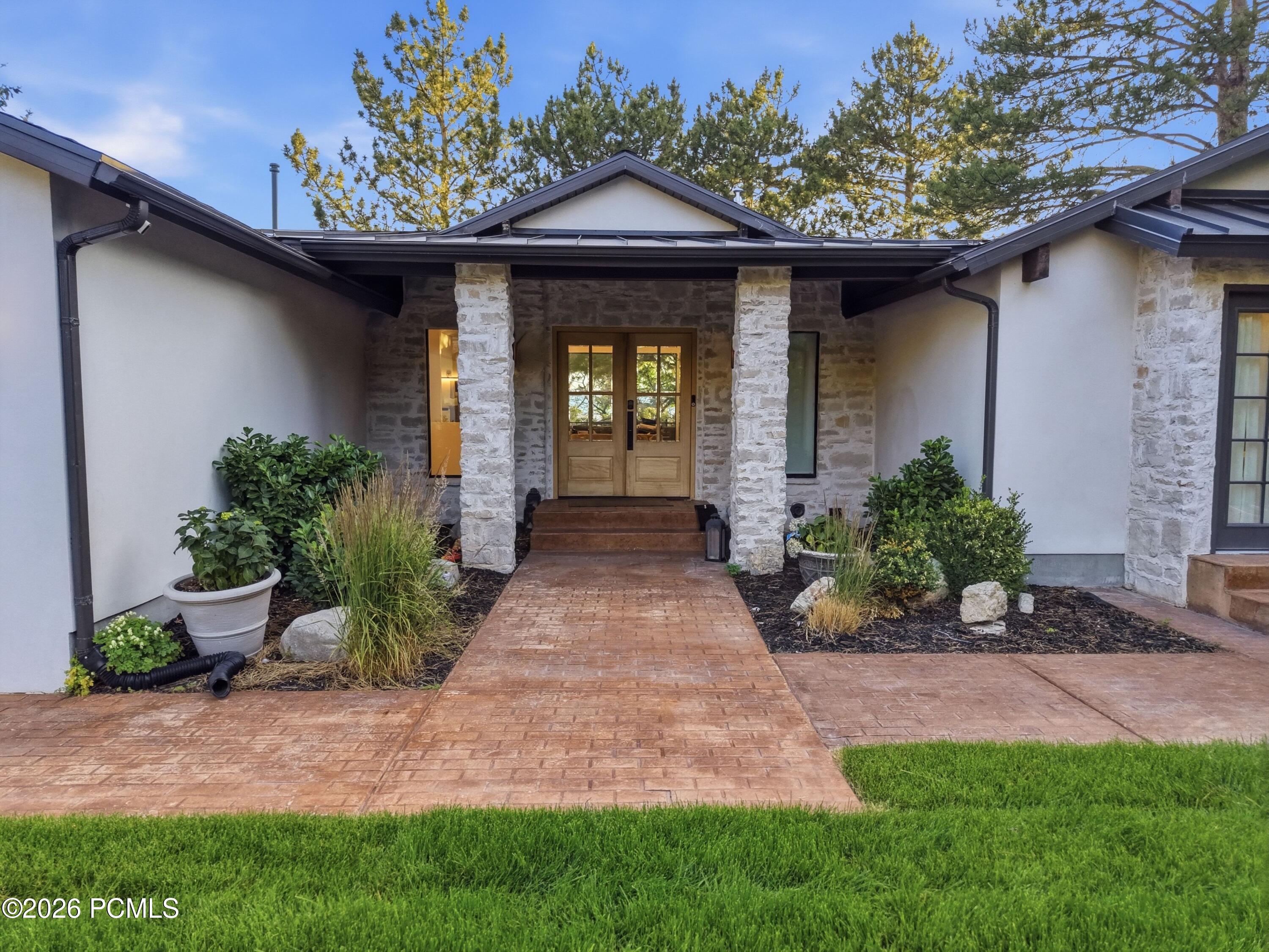 2651 E Hiawatha