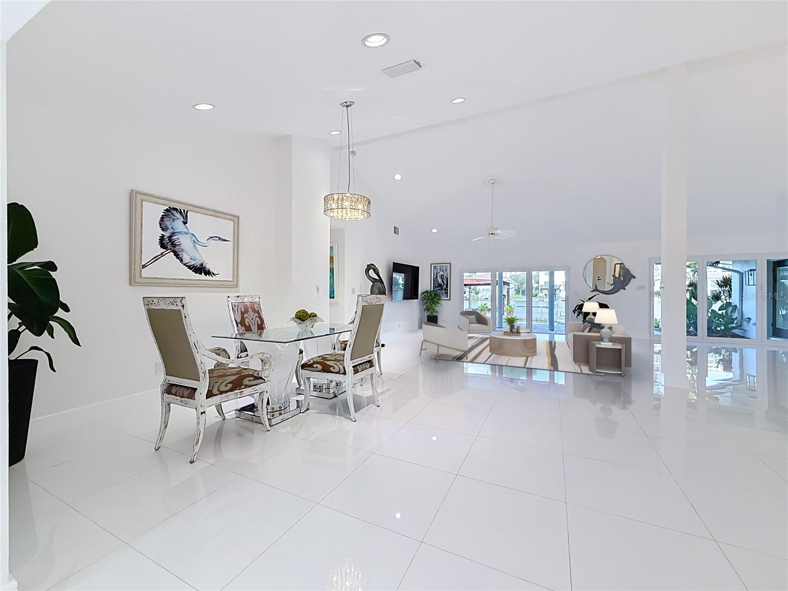 324 LEEWARD IS