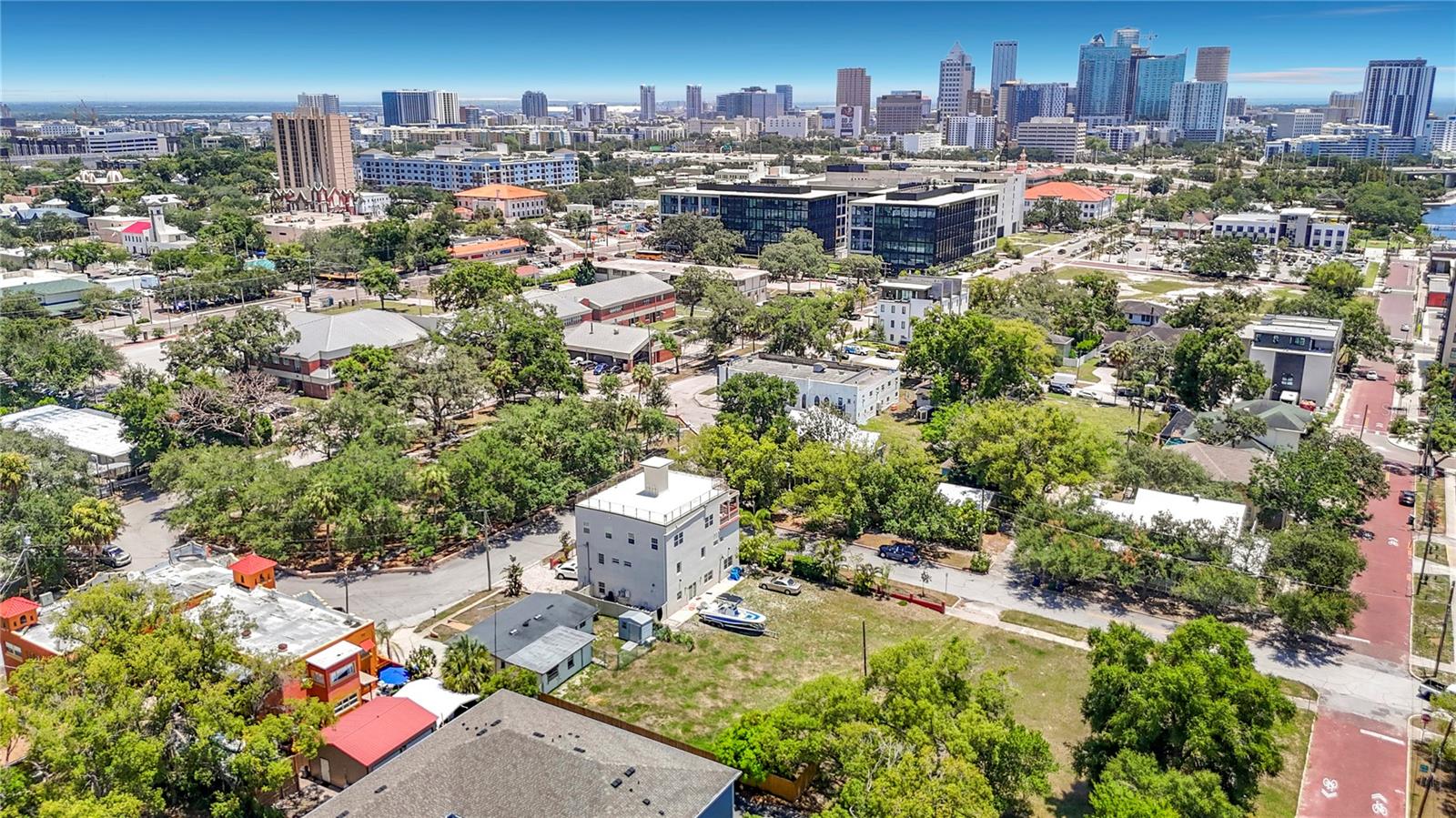 2304 N HIGHLAND AVE