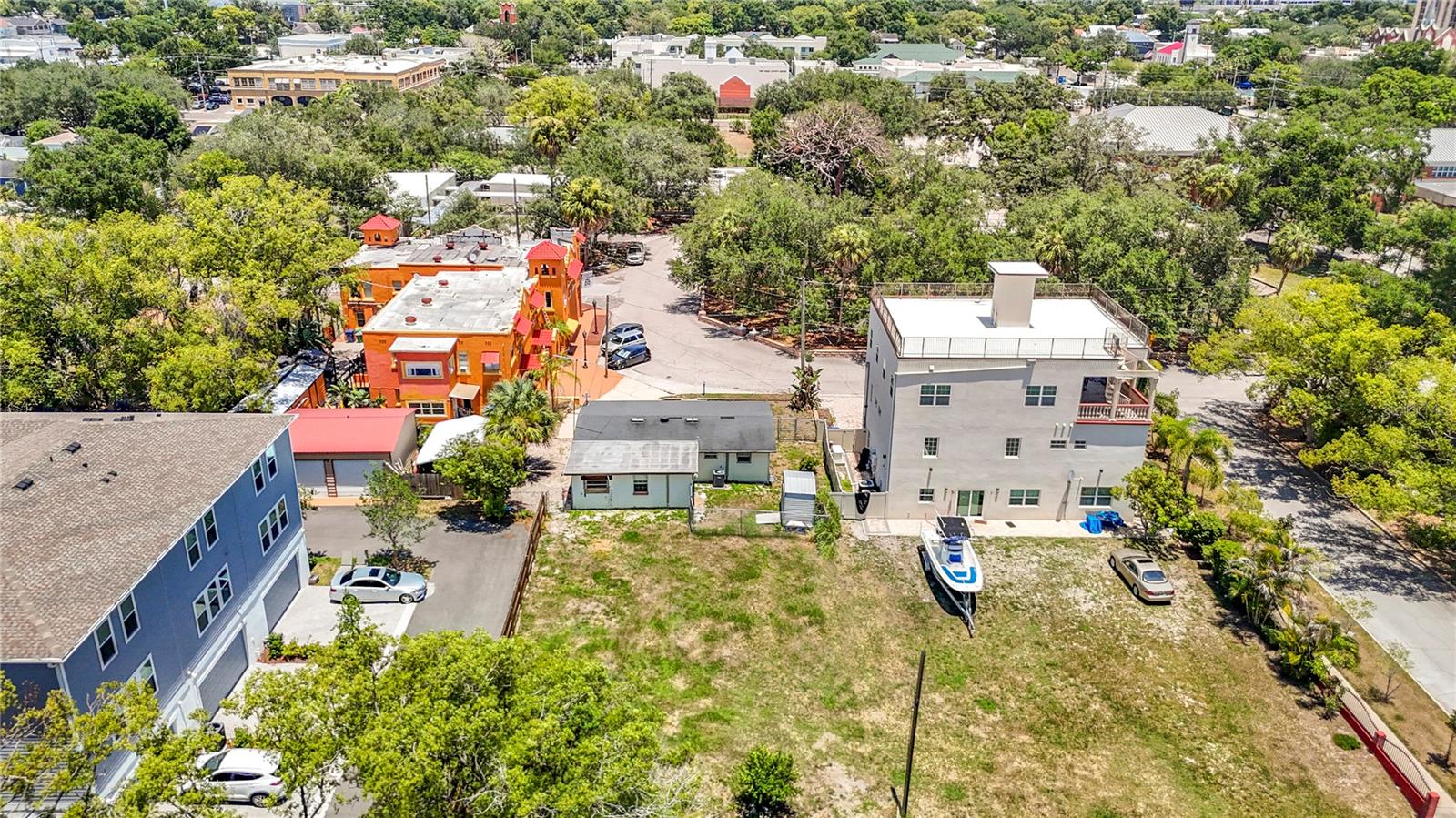 2304 N HIGHLAND AVE