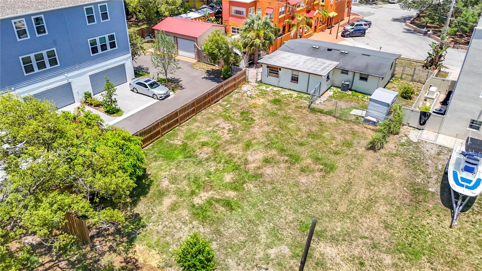 2304 N HIGHLAND AVE