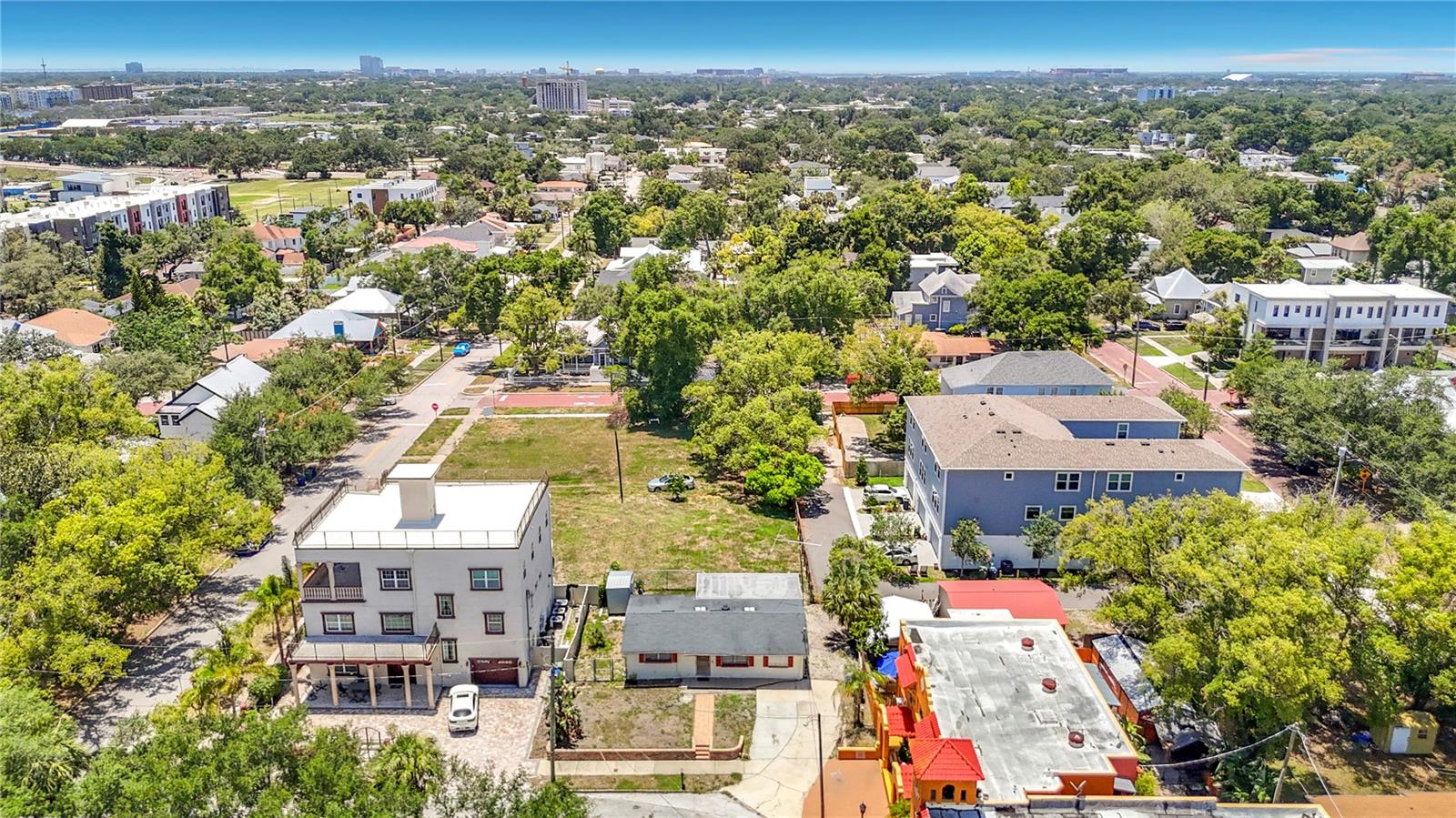 2304 N HIGHLAND AVE
