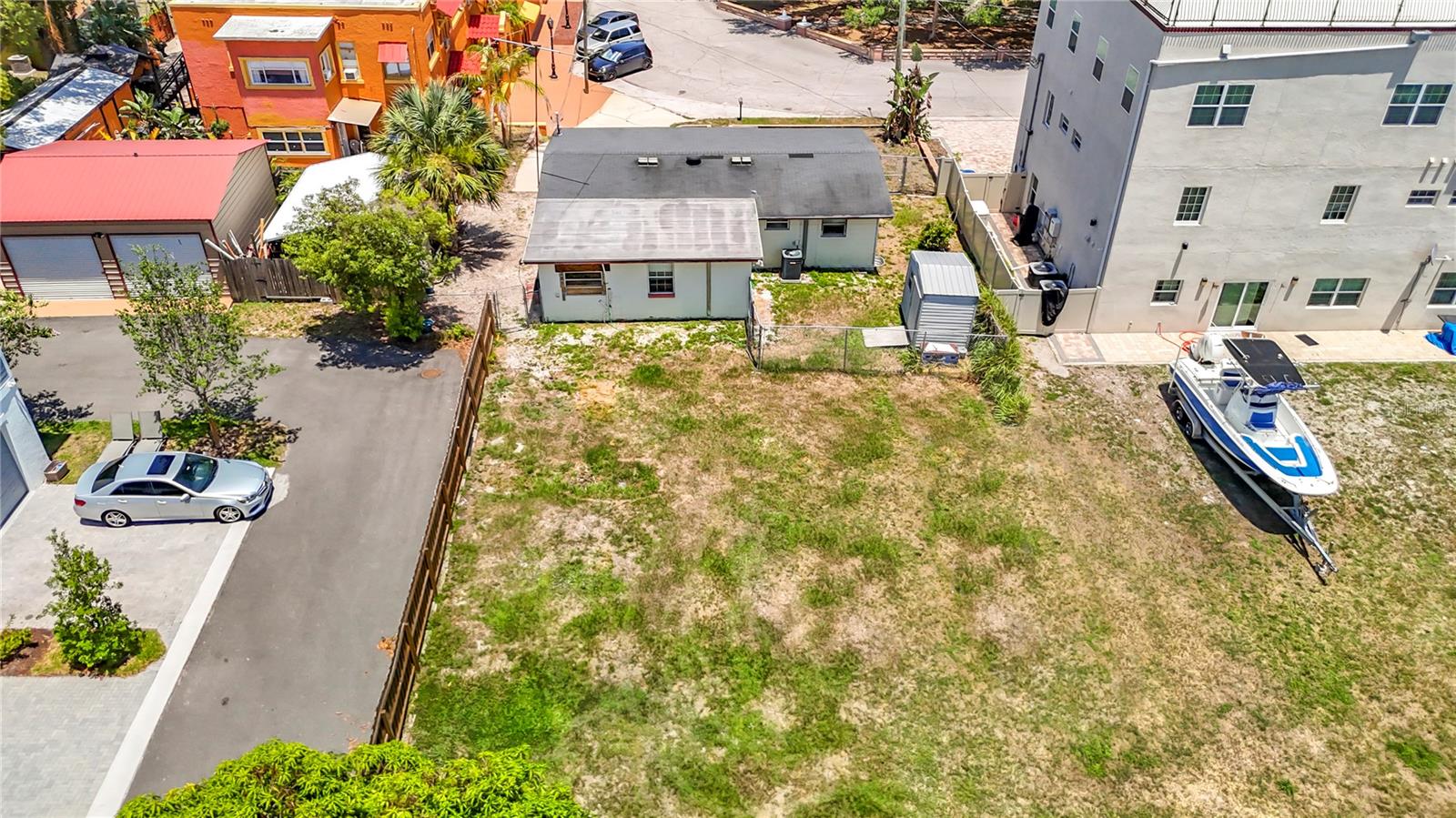 2304 N HIGHLAND AVE