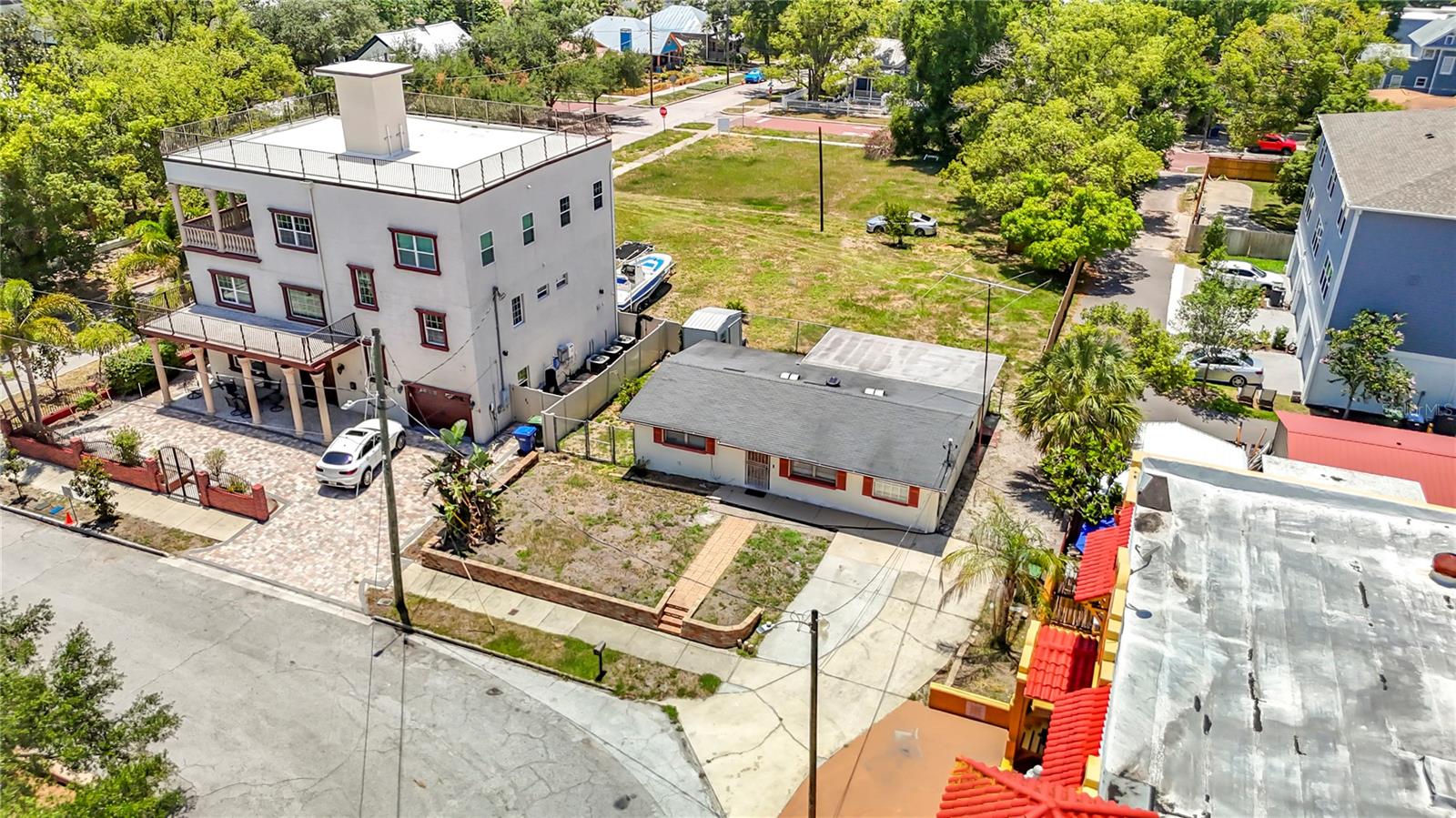2304 N HIGHLAND AVE
