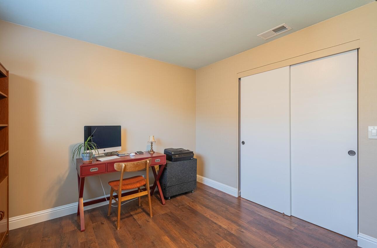 520 La Mesa Drive