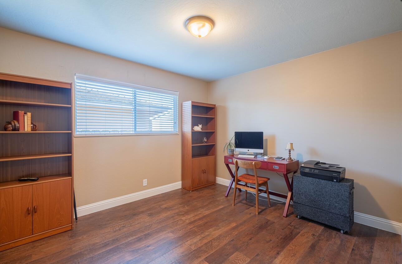520 La Mesa Drive