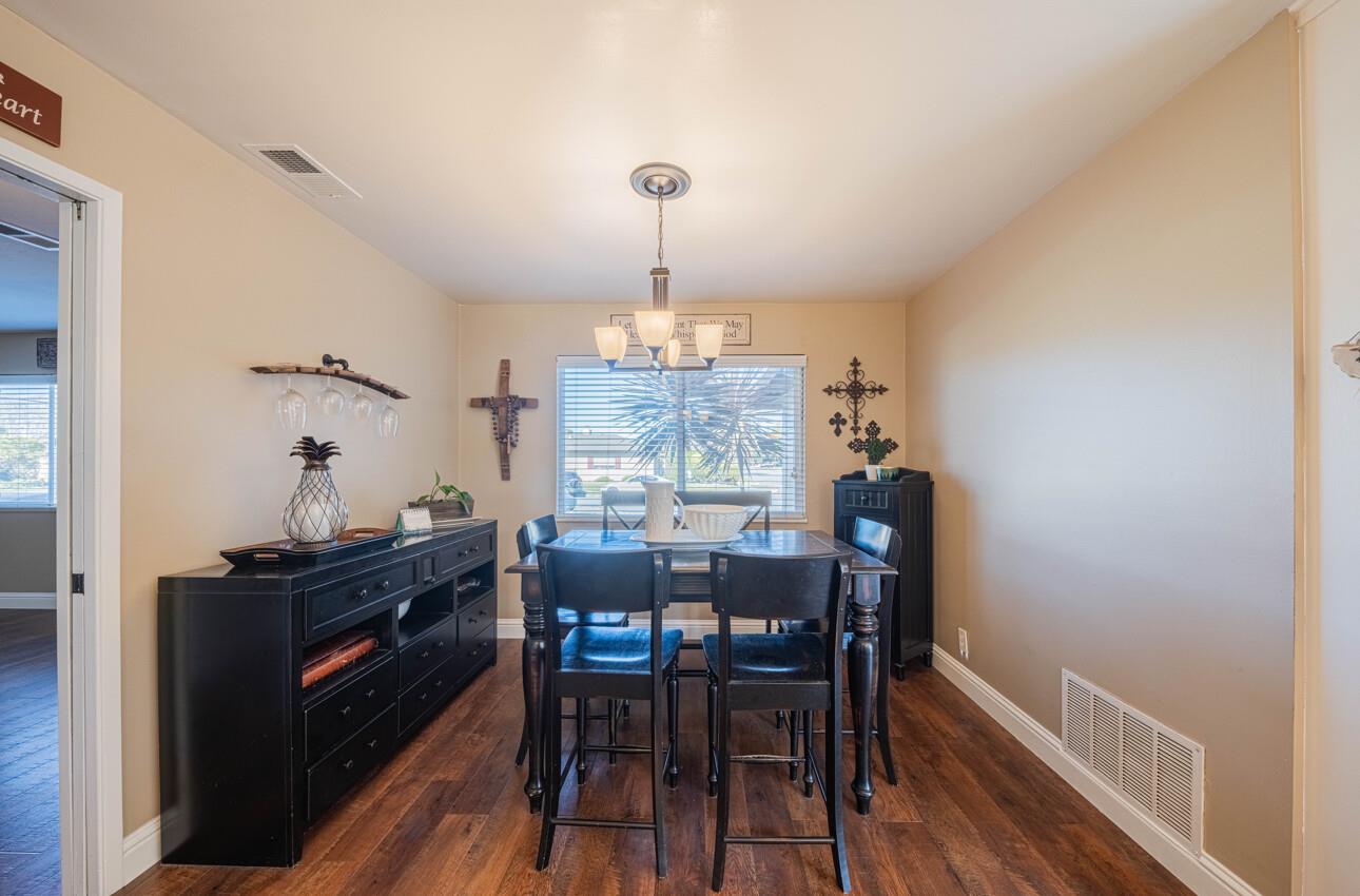 520 La Mesa Drive
