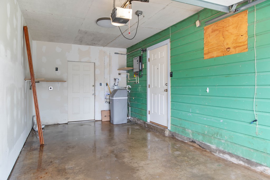 221 E Adams