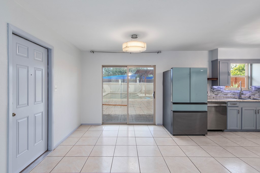 221 E Adams