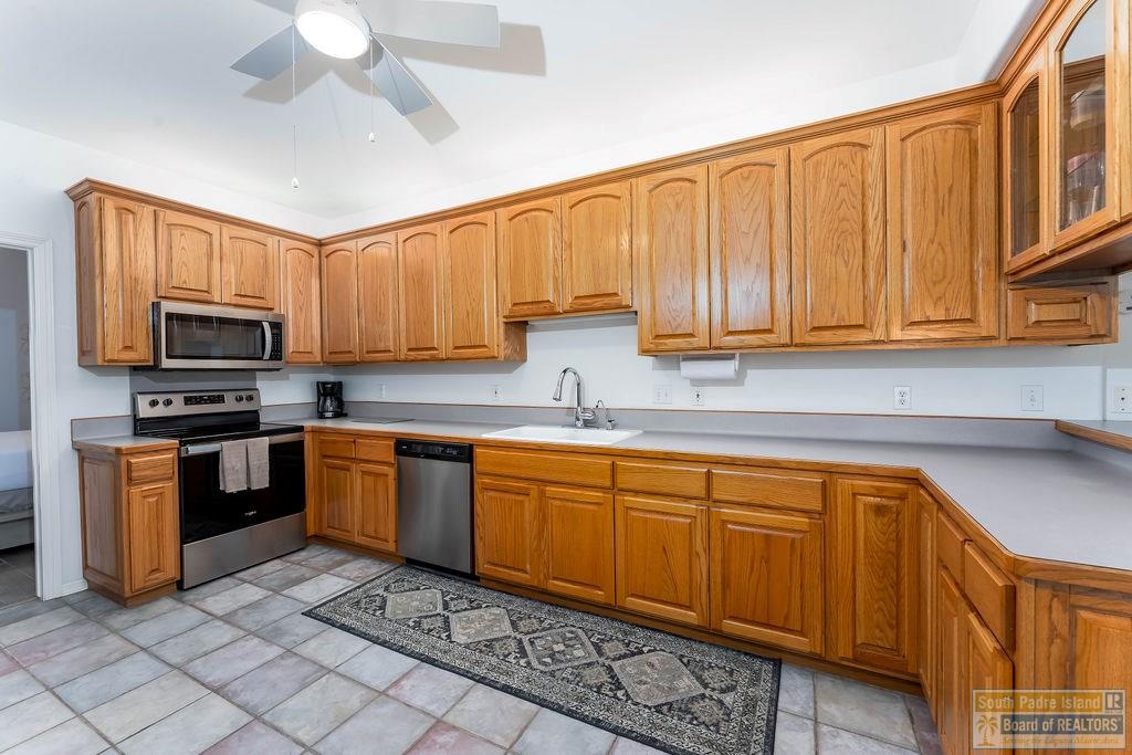 122 E Acapulco St. # A