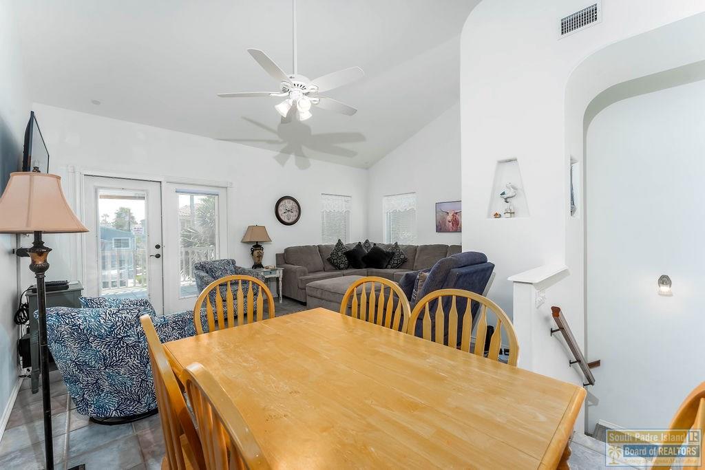 122 E Acapulco St. # A