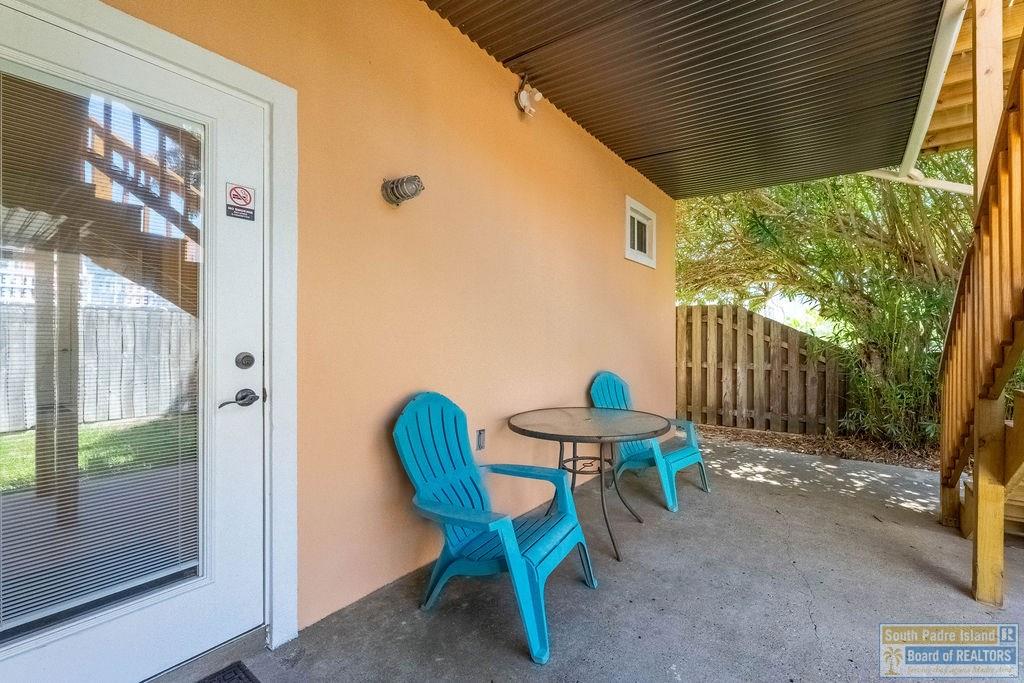 122 E Acapulco St. # A