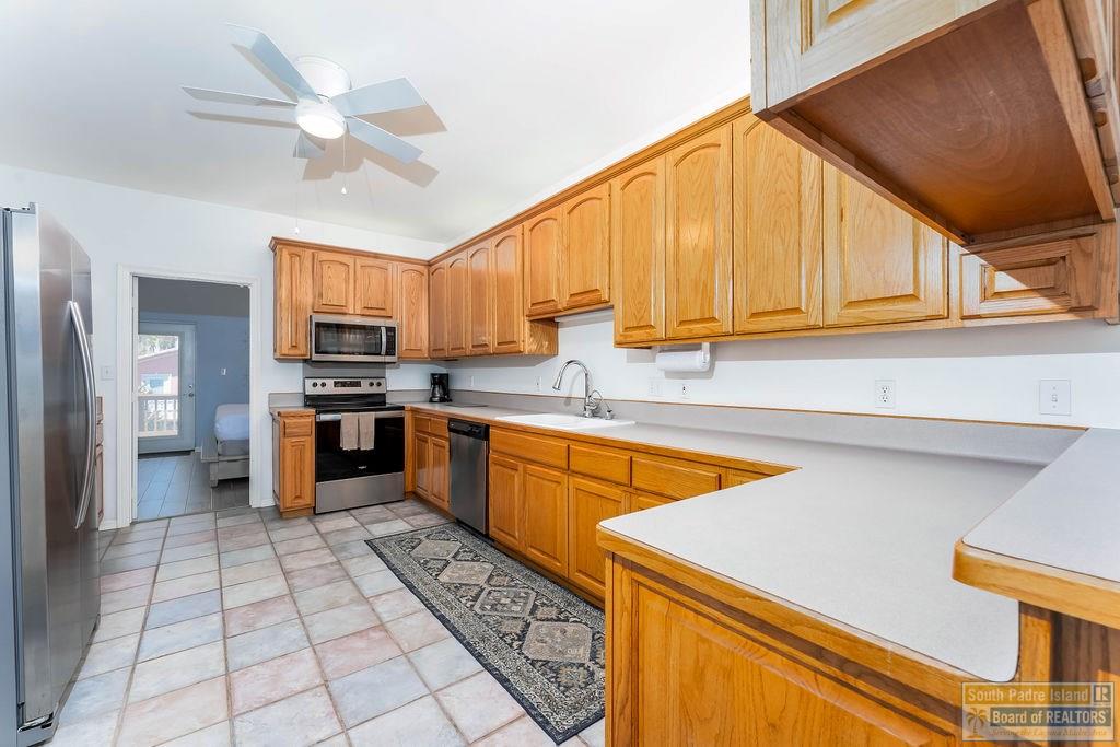 122 E Acapulco St. # A